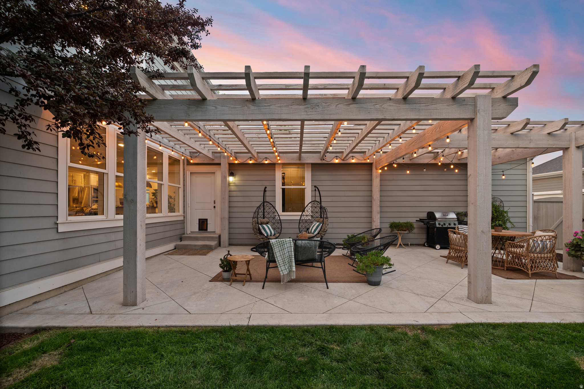 DAYBREAK - Residential