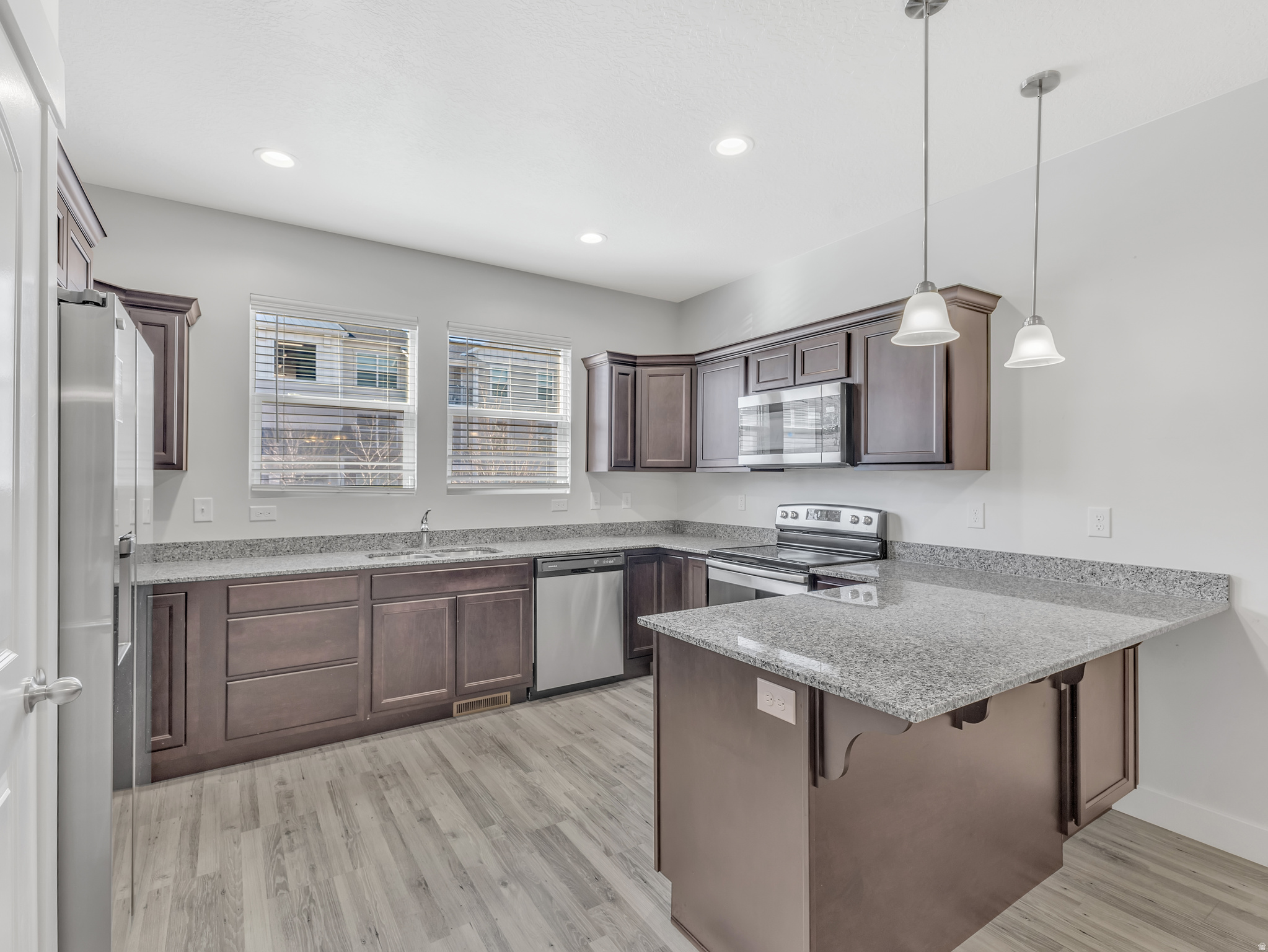 WILLOW POINT - Residential