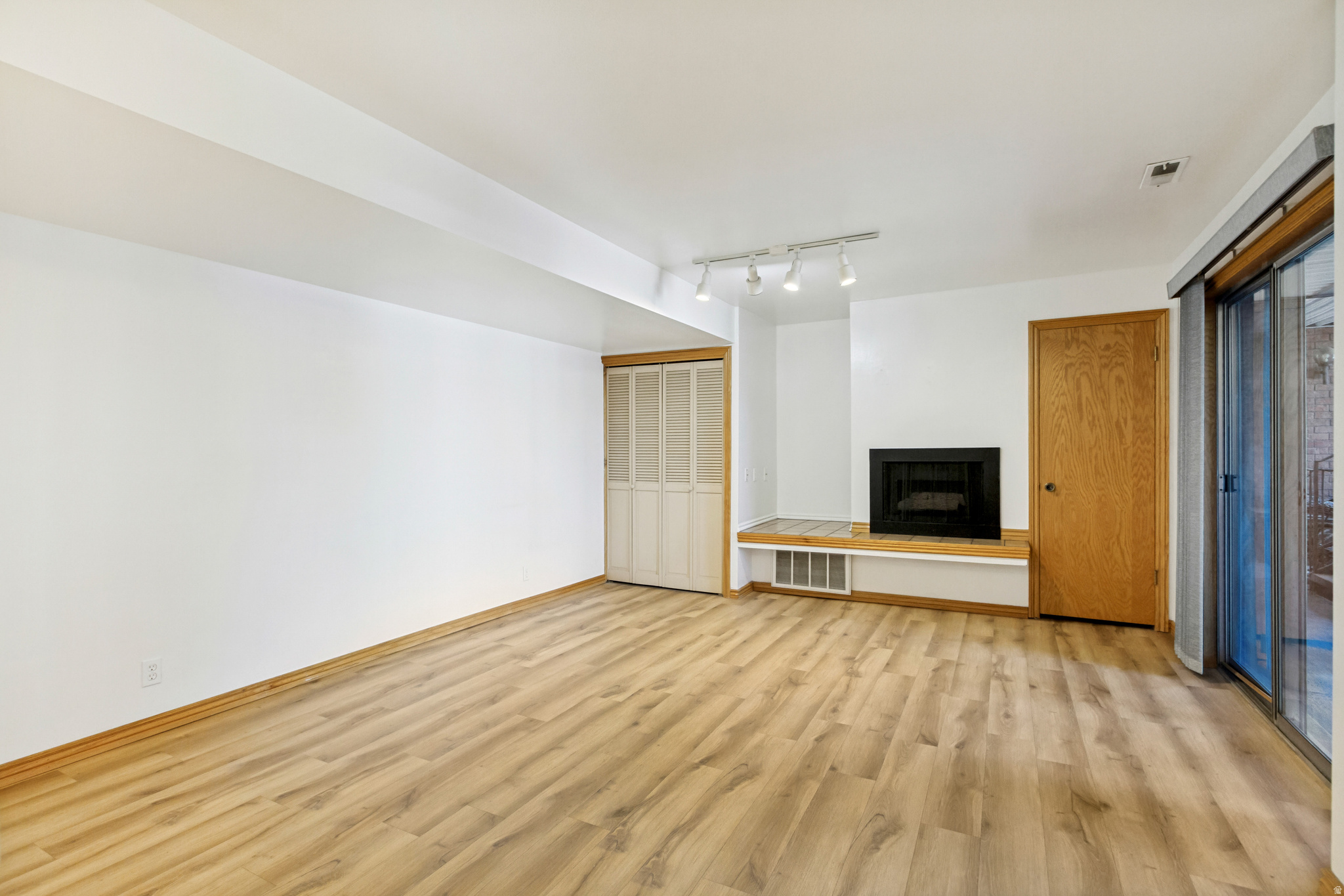 WILLOWBROOK - Residential