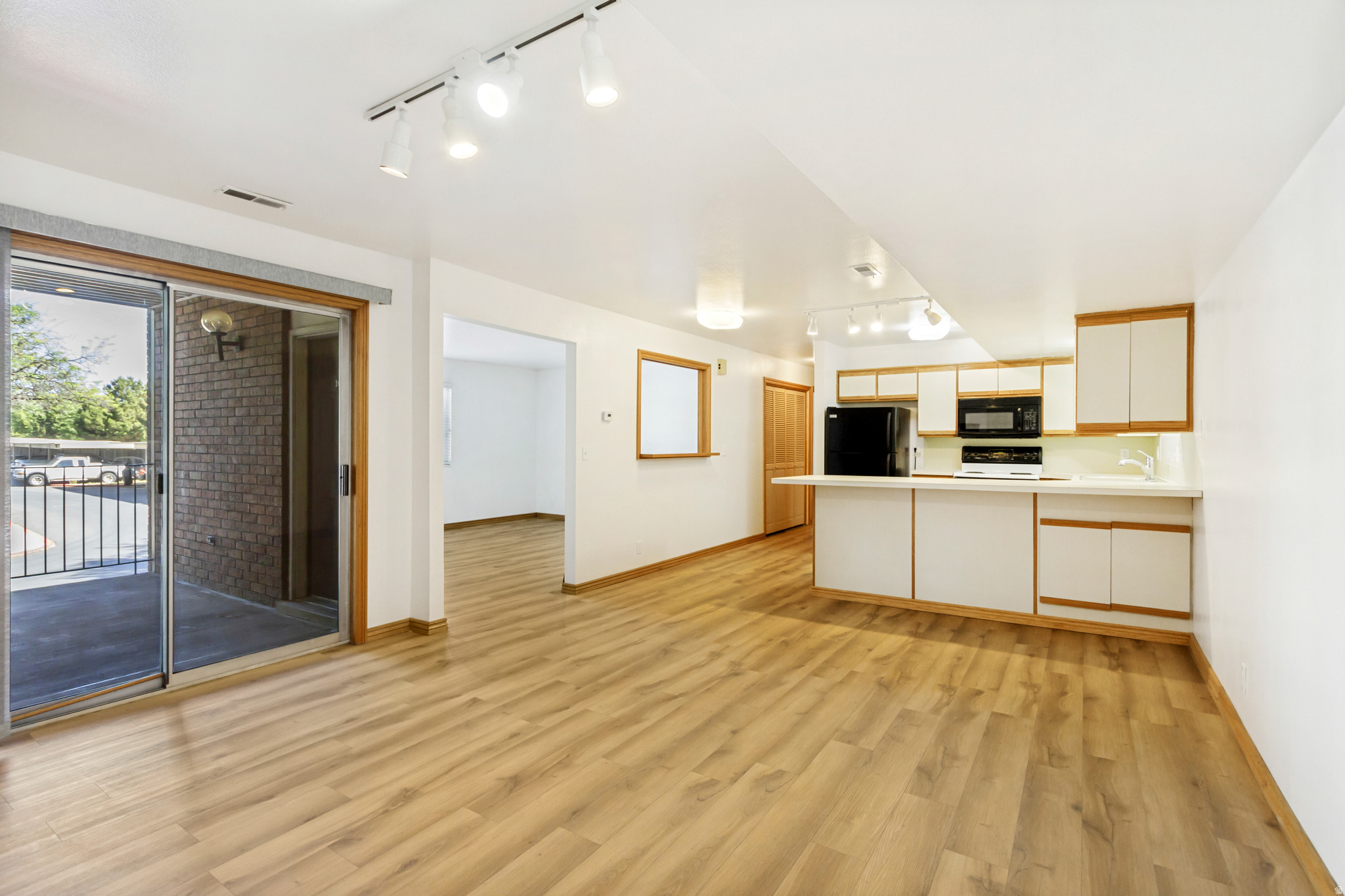WILLOWBROOK - Residential