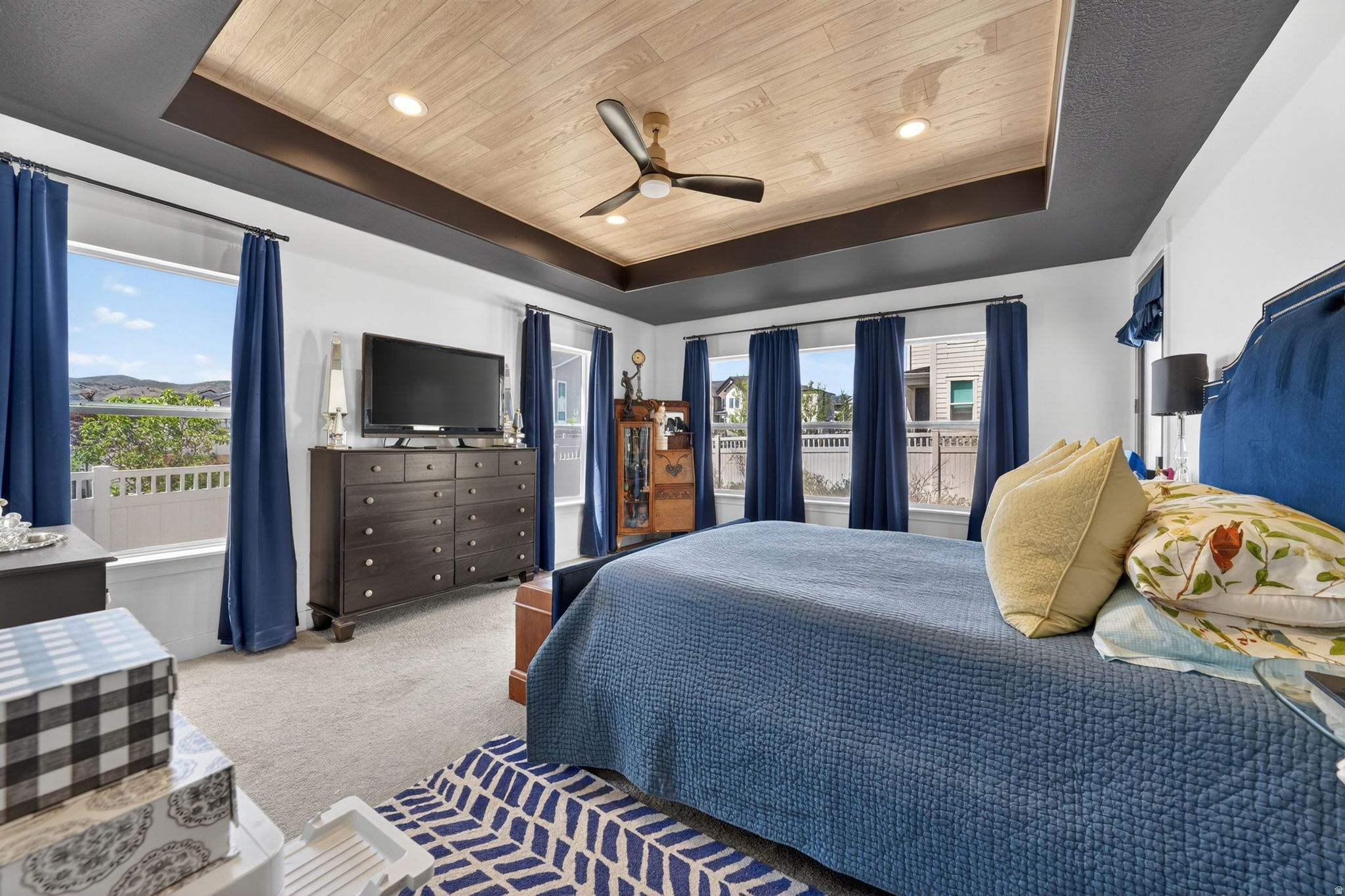MOUNTAIN RIDGE - Residential