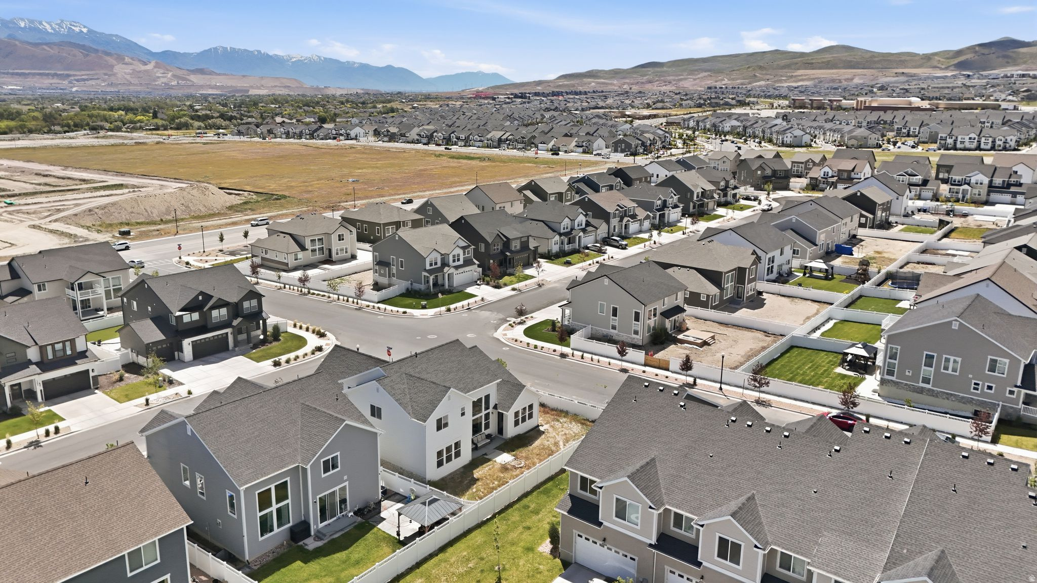 MOUNTAIN RIDGE - Residential