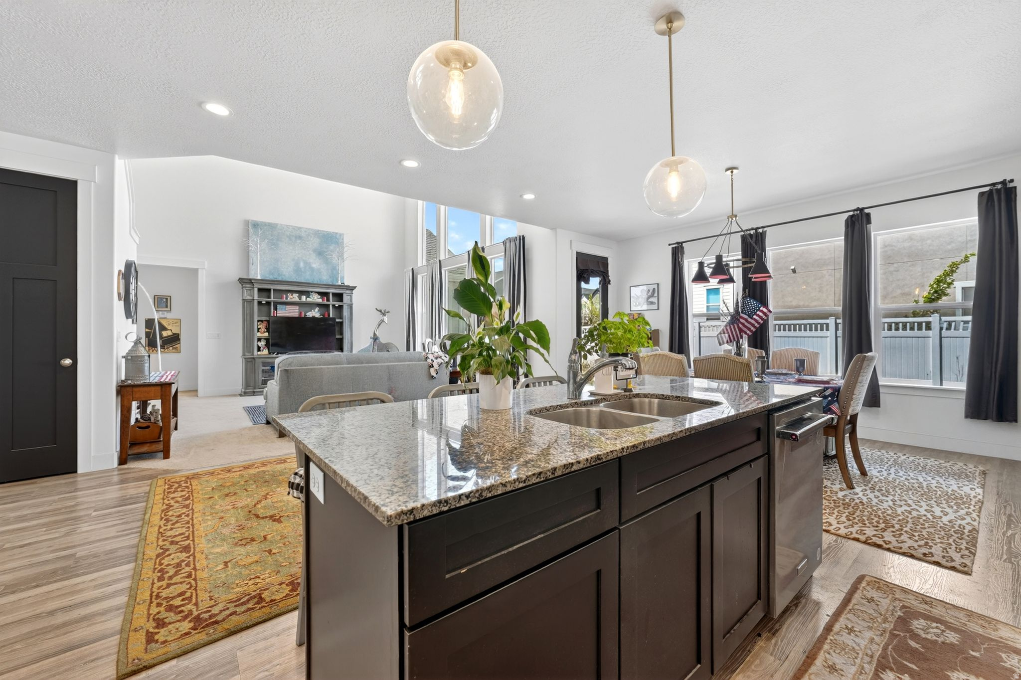MOUNTAIN RIDGE - Residential