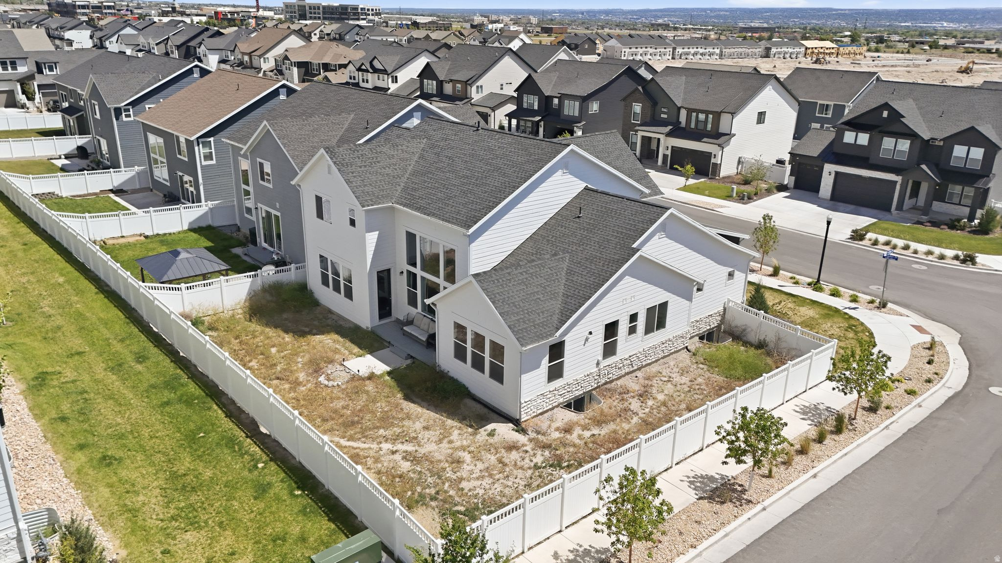MOUNTAIN RIDGE - Residential