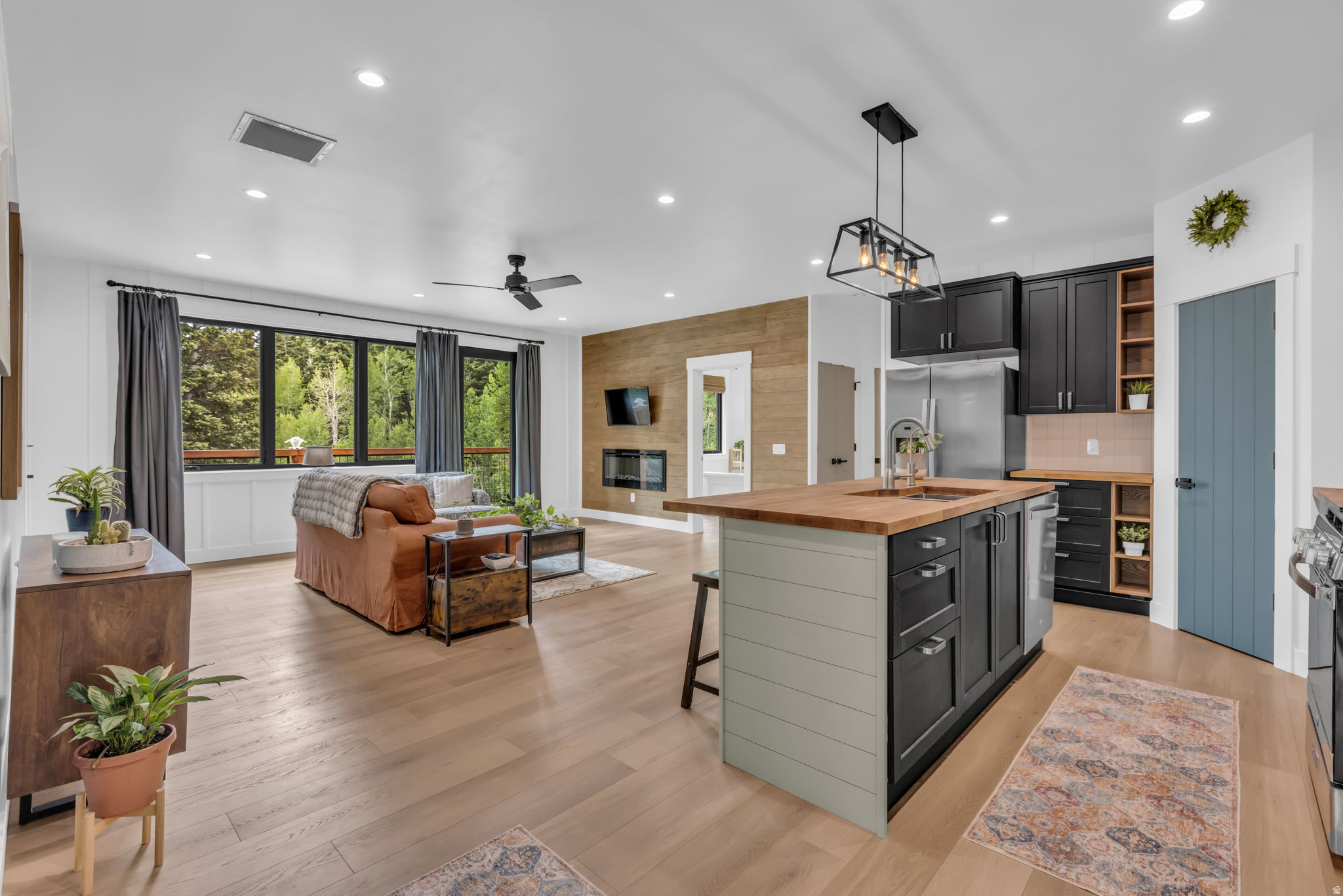 PINE MEADOW RANCH - Residential