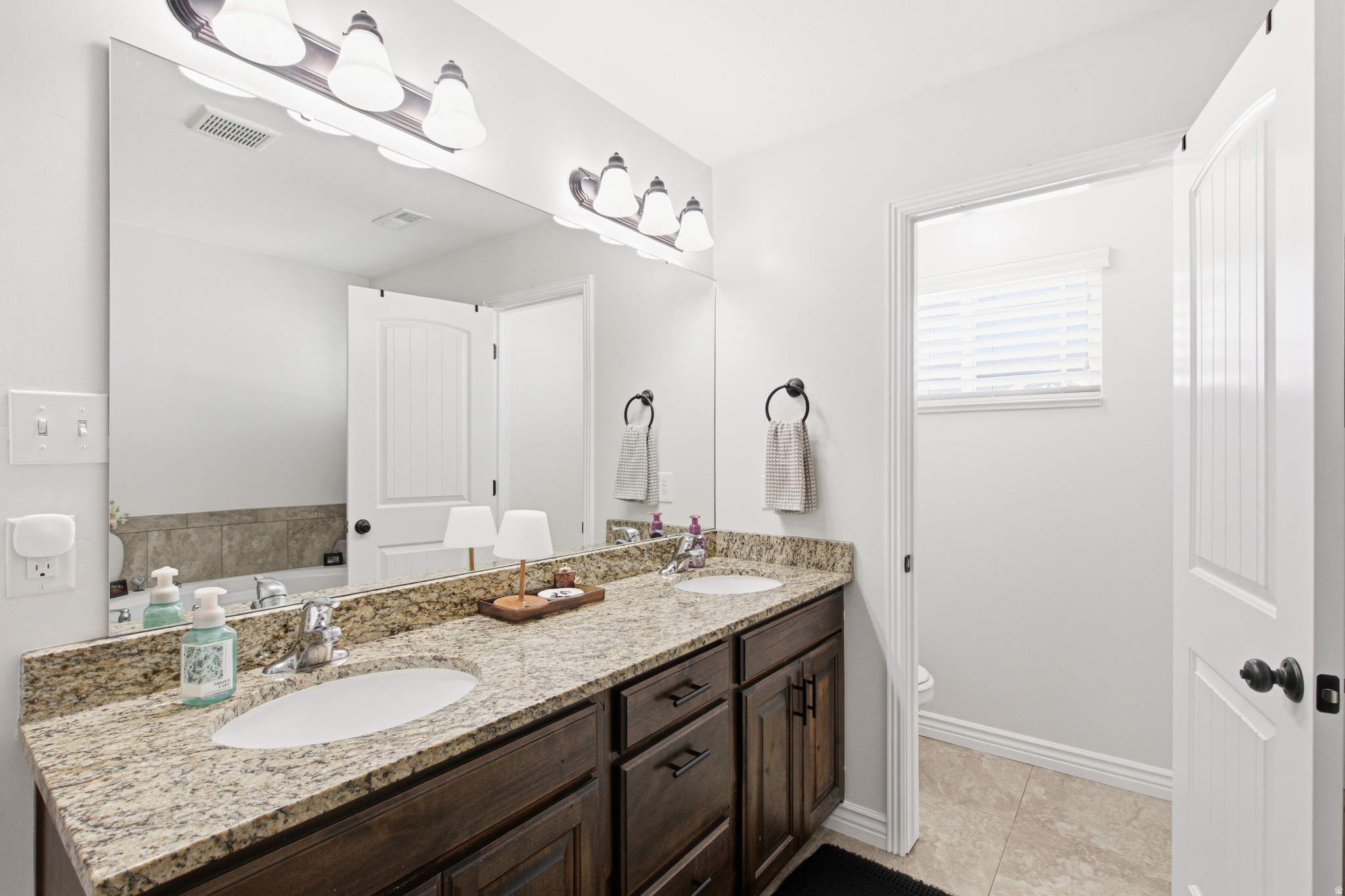STOKER GARDENS - Residential