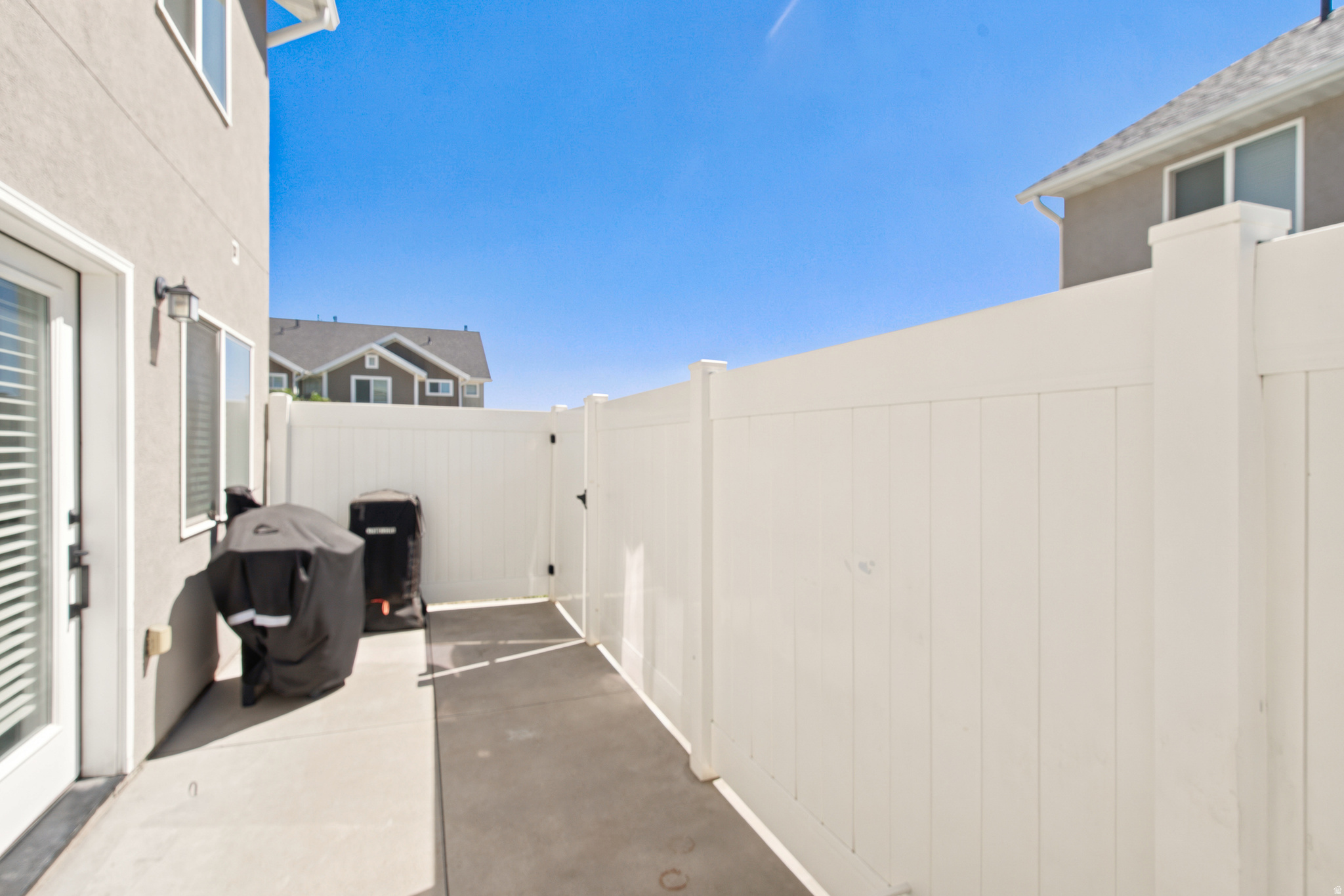 STOKER GARDENS - Residential