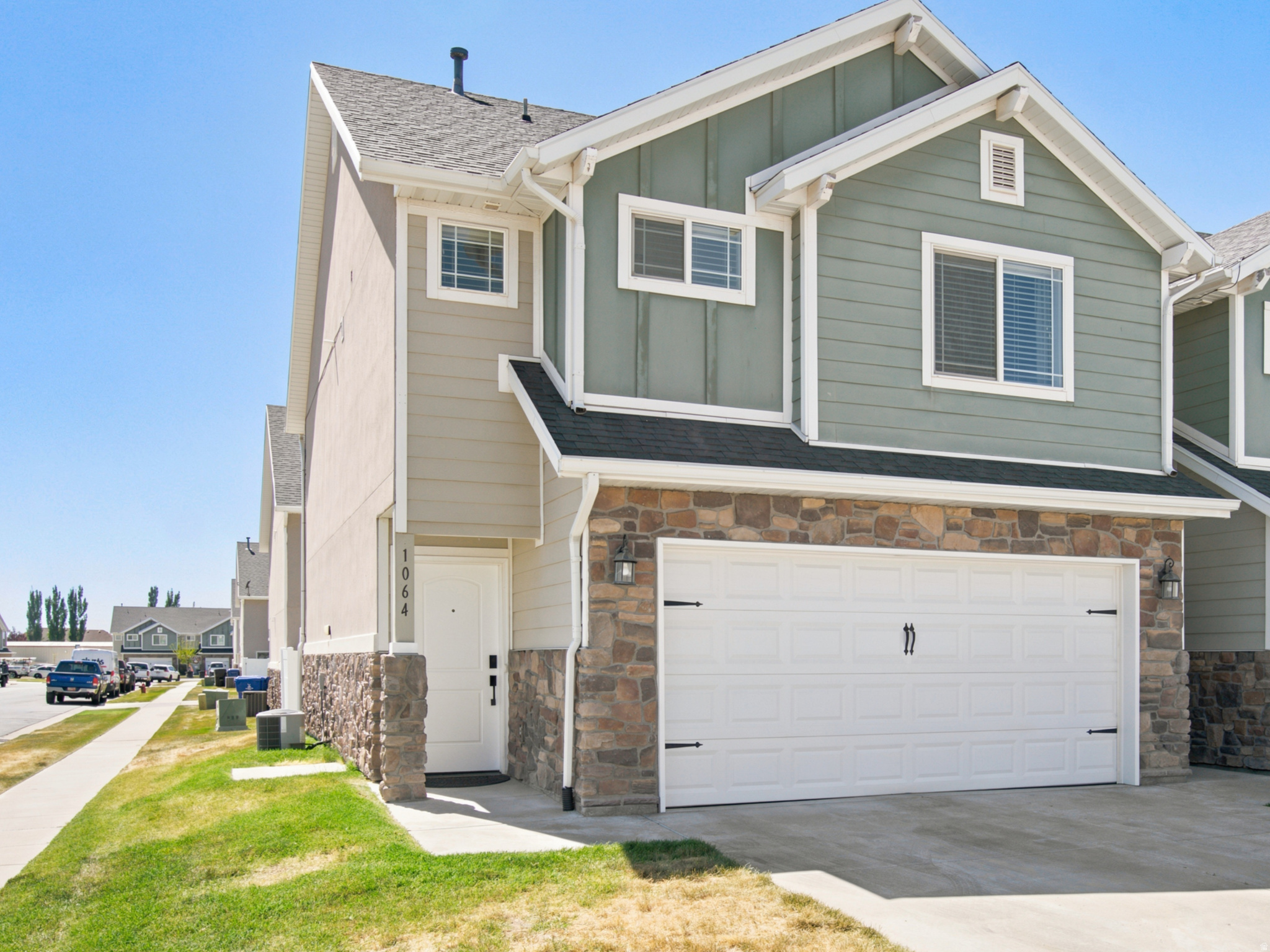 STOKER GARDENS - Residential