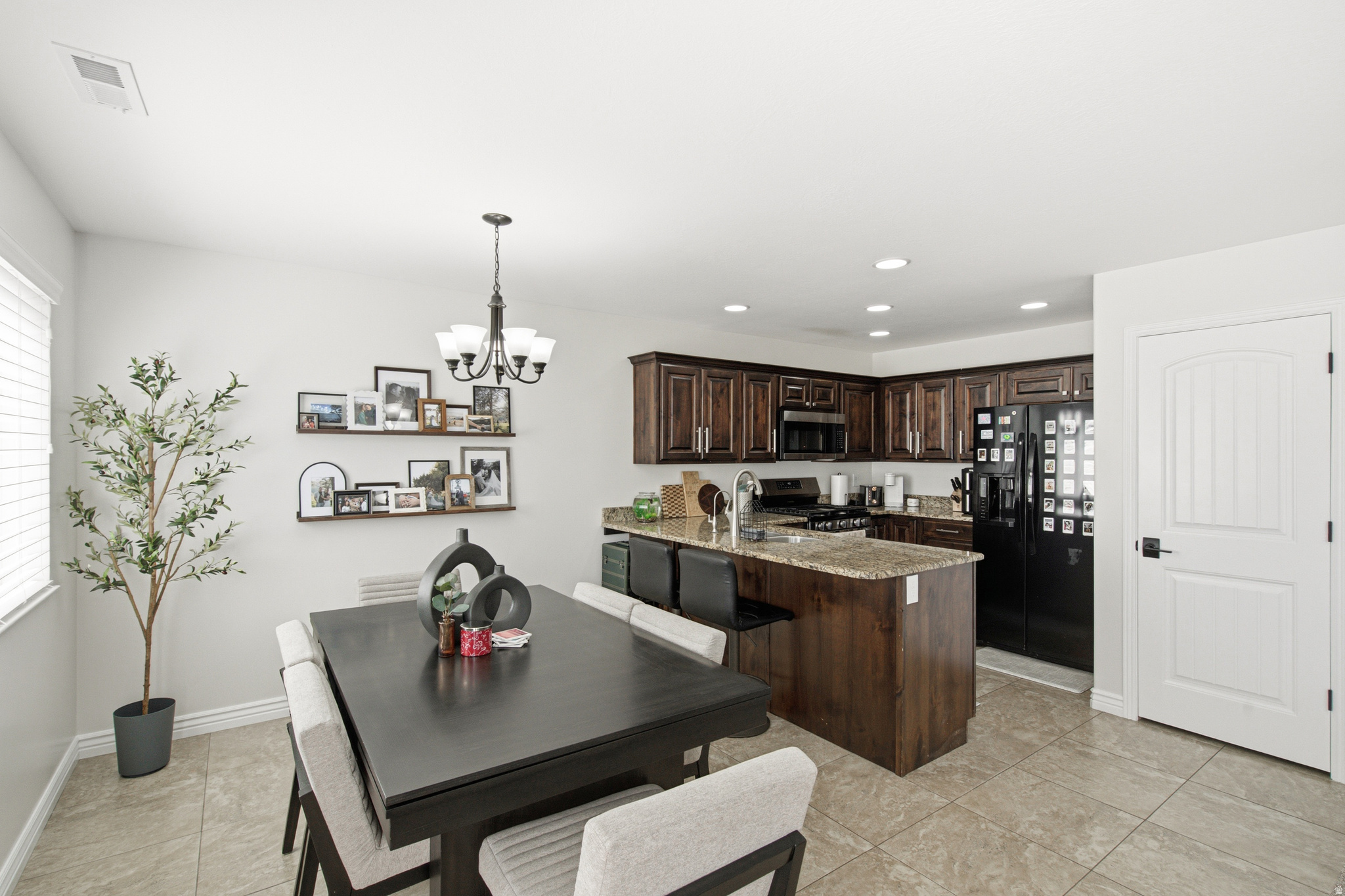 STOKER GARDENS - Residential