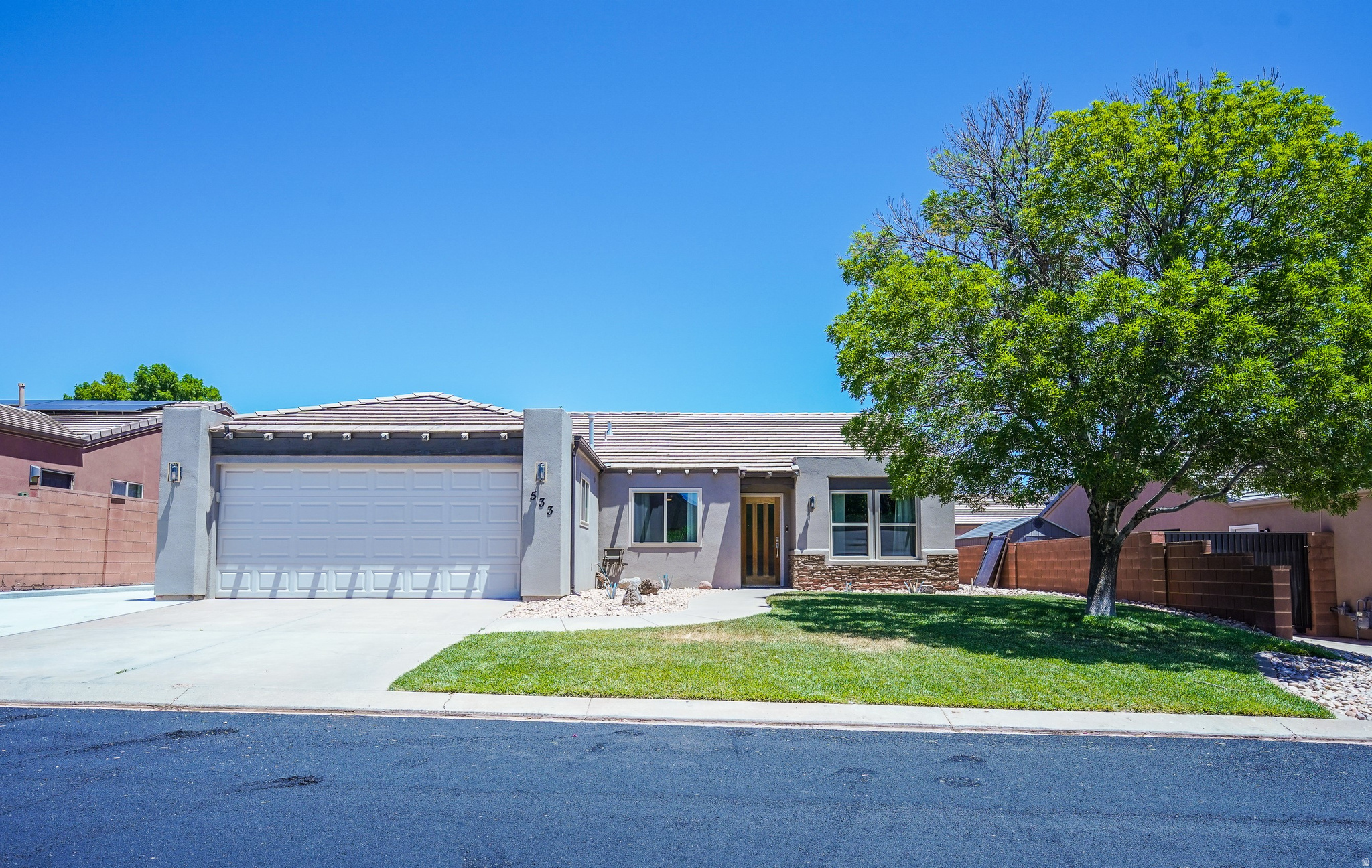 RED ROCK CANYON 2 - Residential