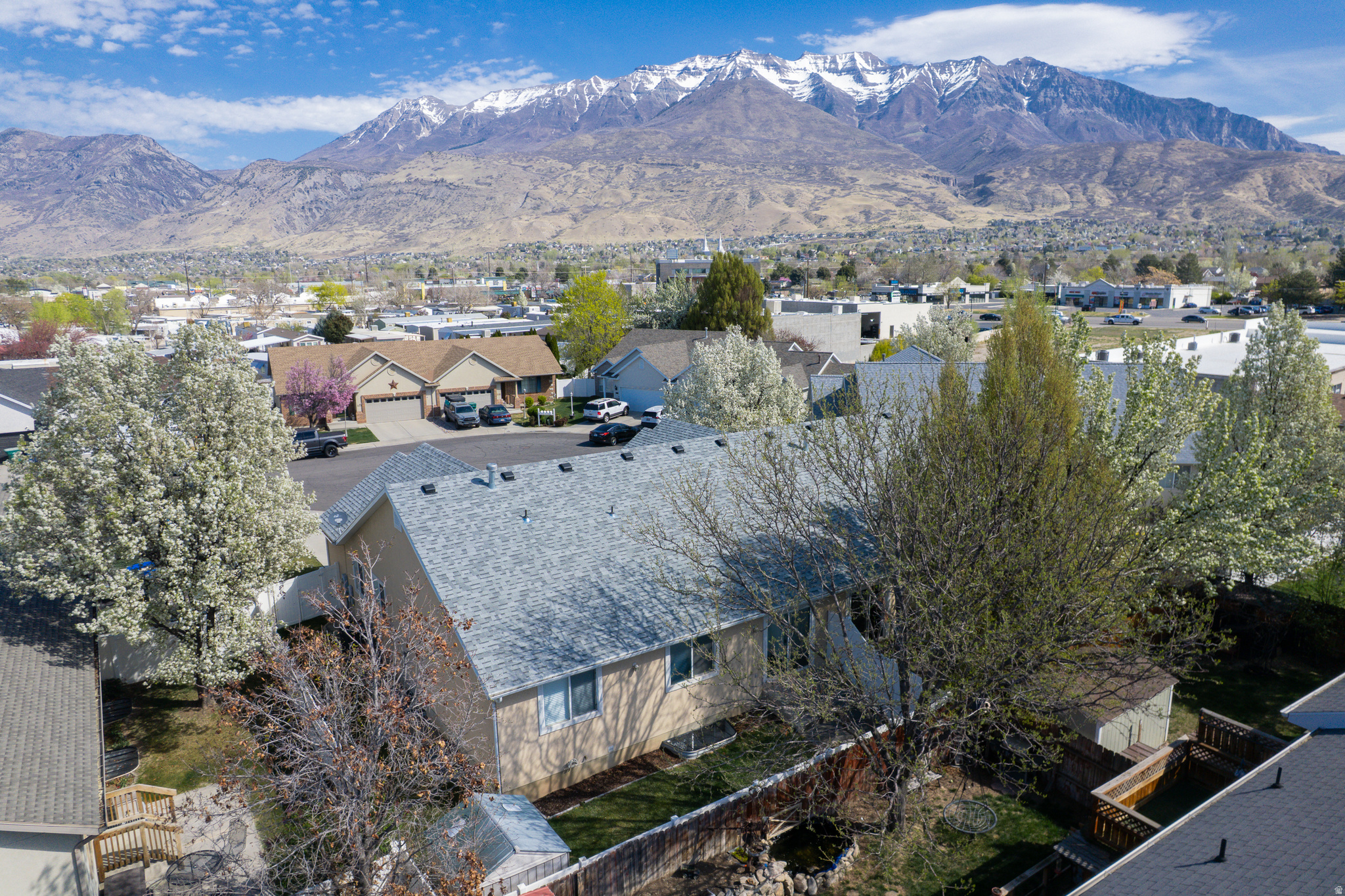 NORTH MEADOW - Residential