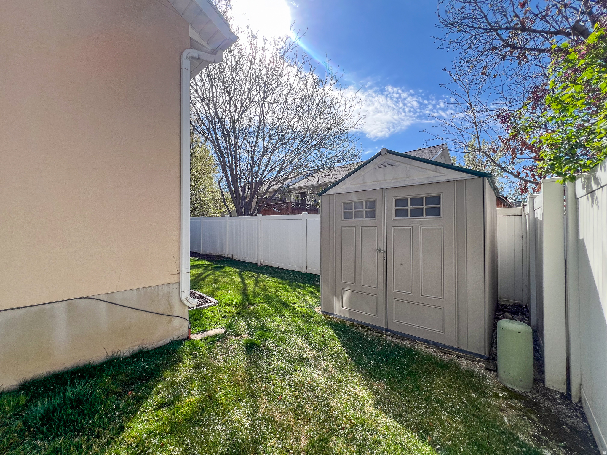 NORTH MEADOW - Residential