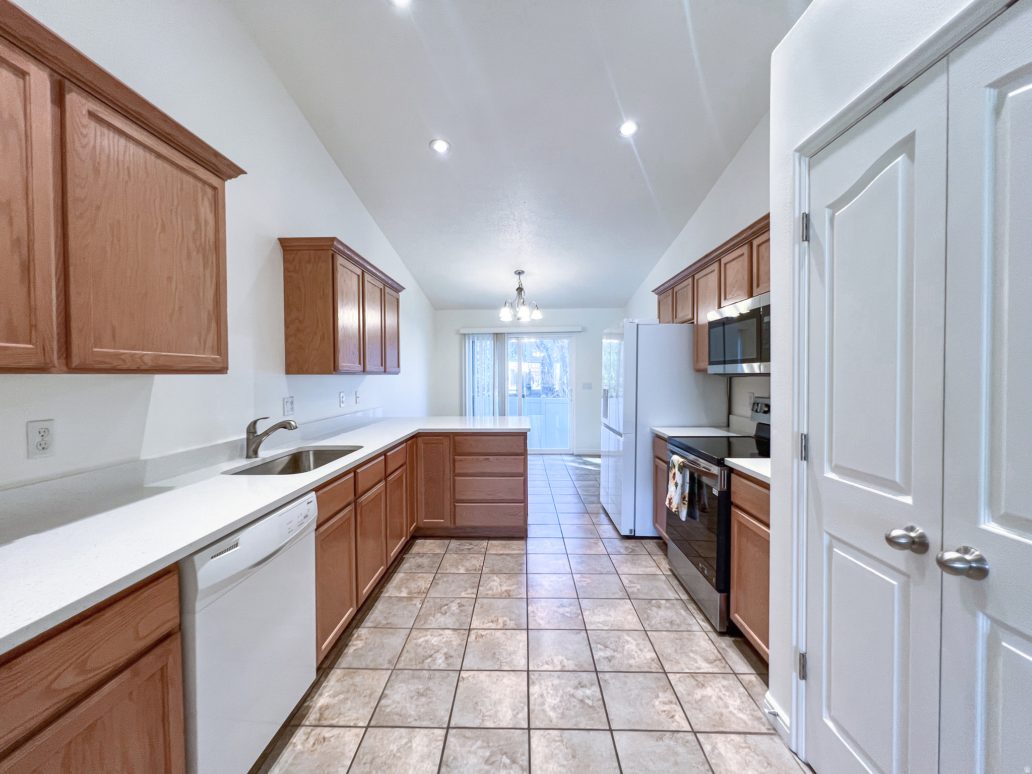 NORTH MEADOW - Residential