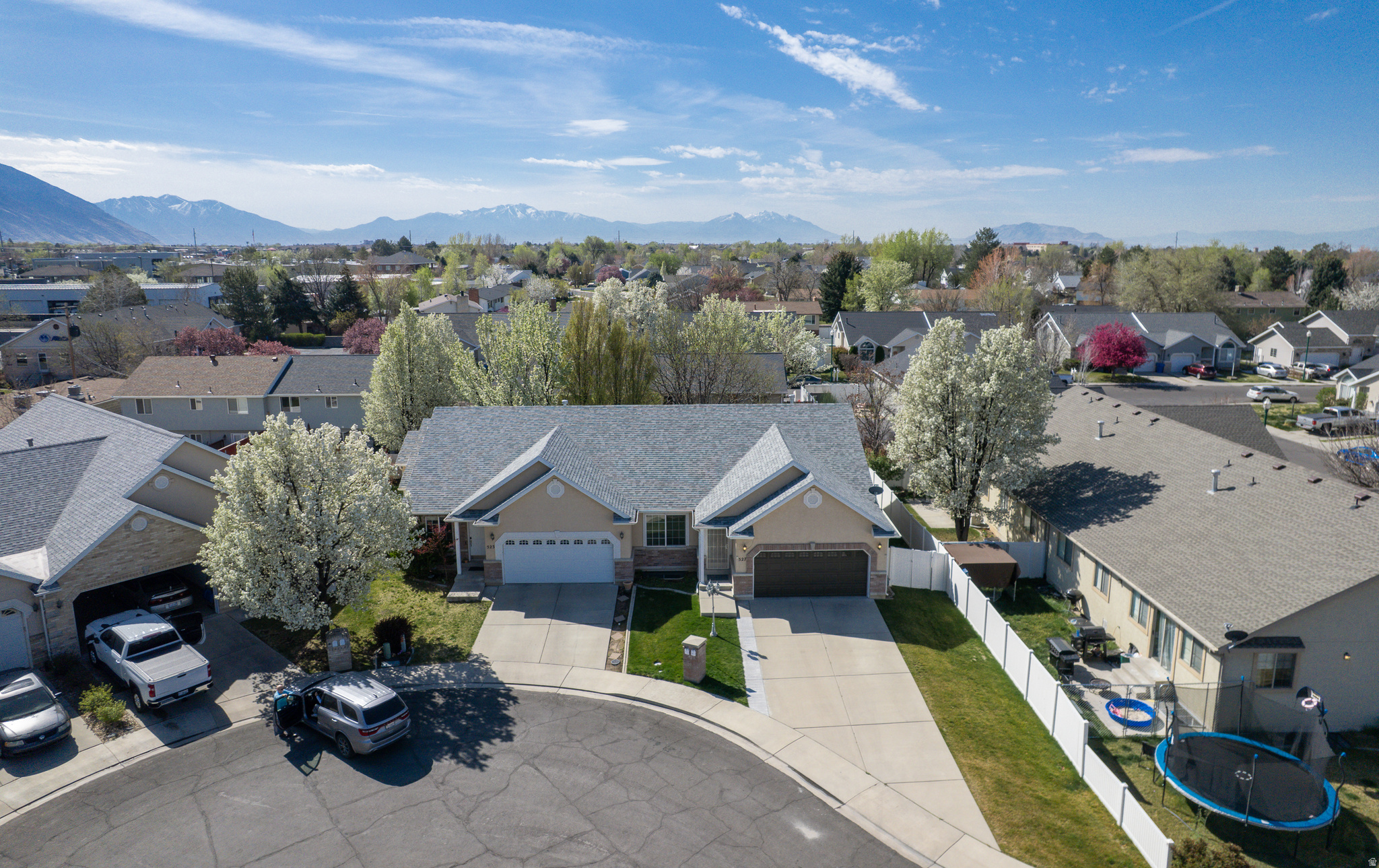NORTH MEADOW - Residential