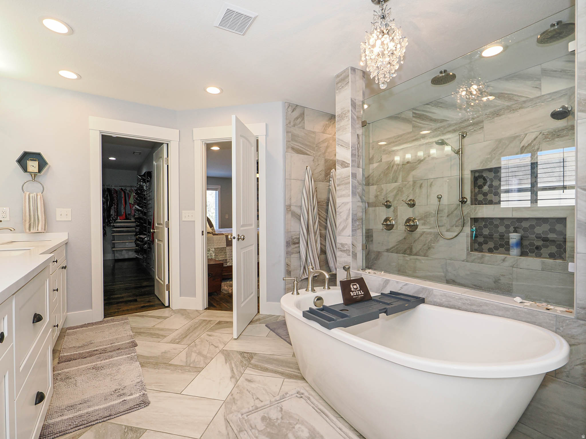 HAMILTON FARMS - Residential