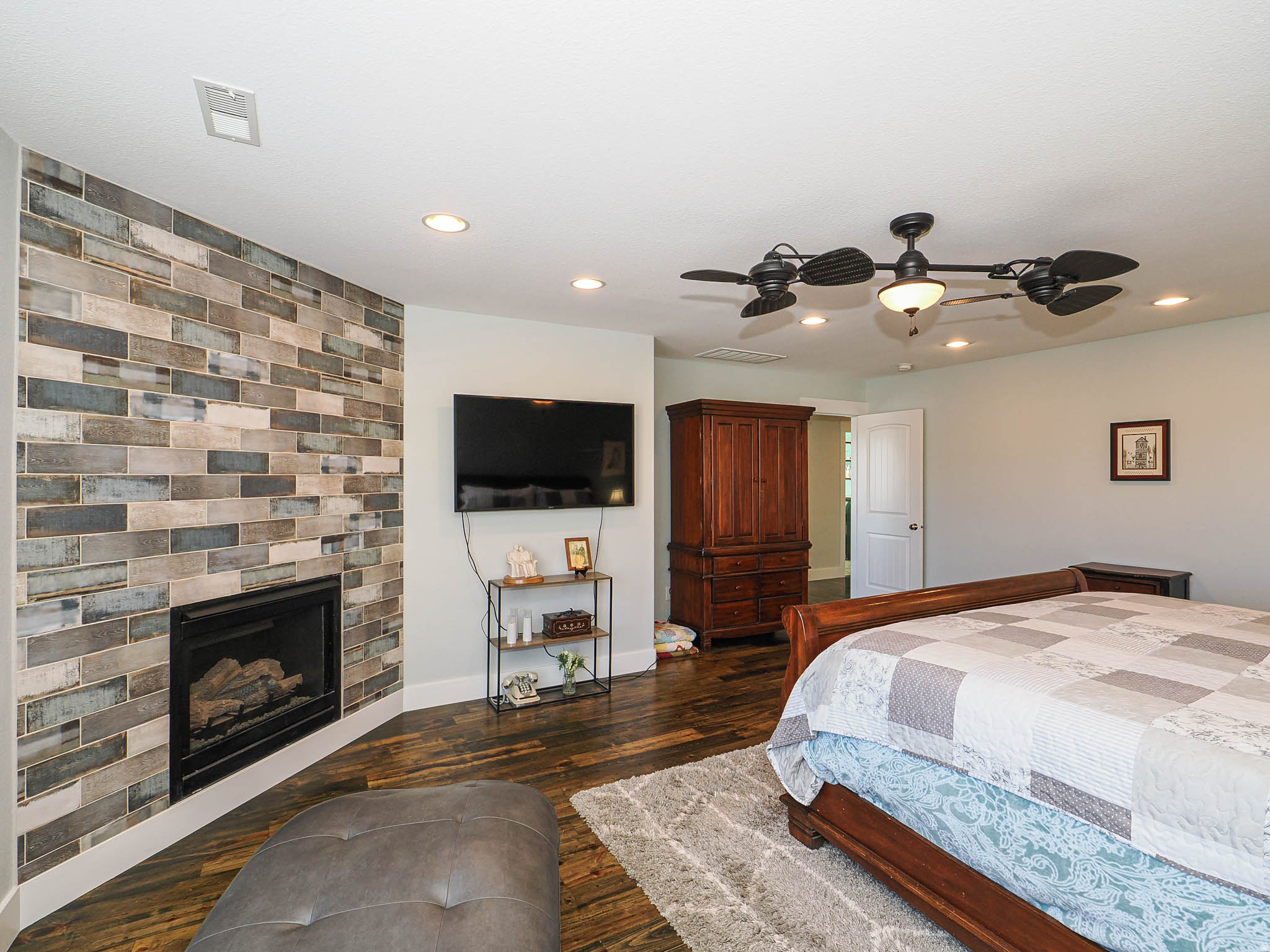 HAMILTON FARMS - Residential