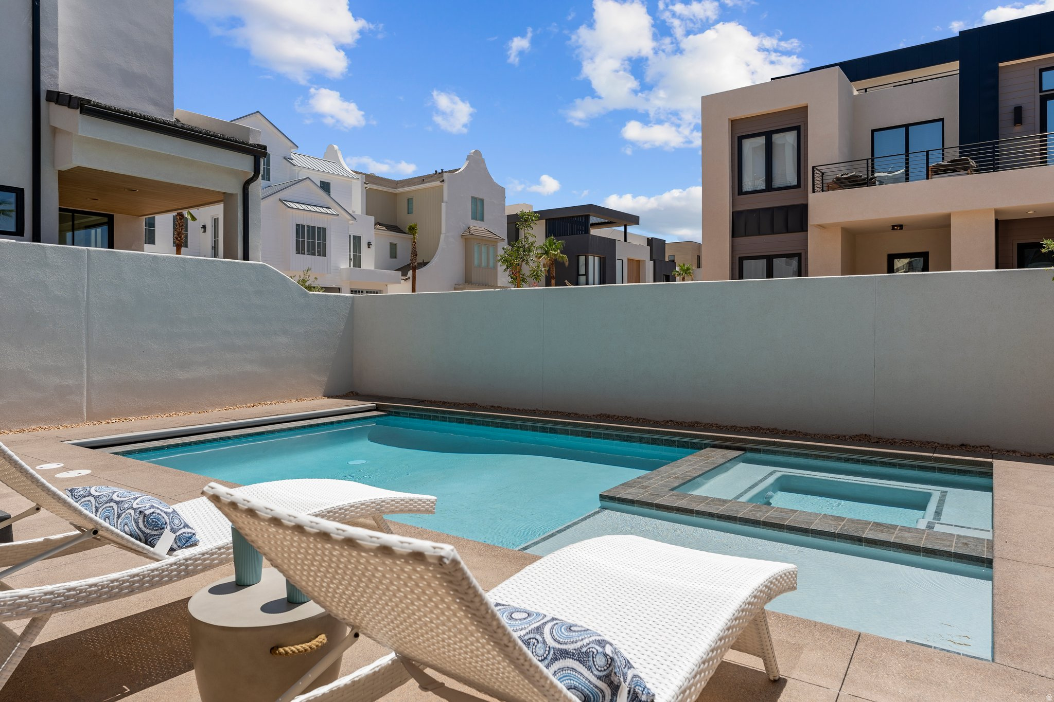 DESERT COLOR - Residential