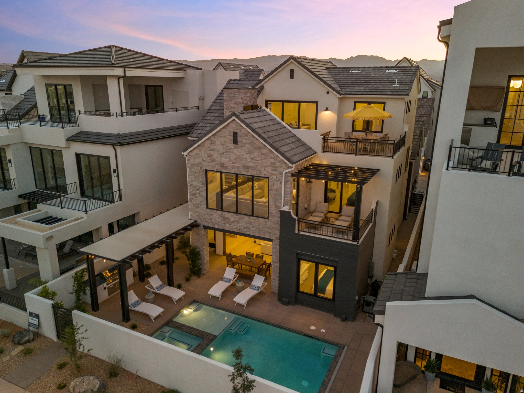 DESERT COLOR - Residential
