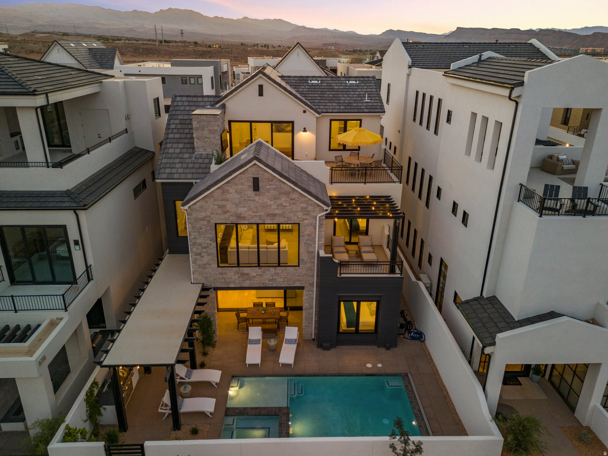 DESERT COLOR - Residential