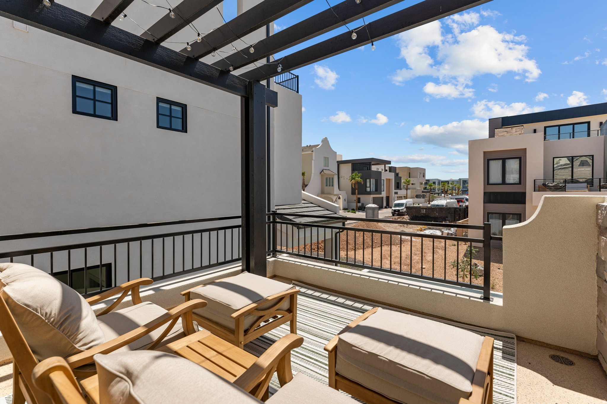 DESERT COLOR - Residential