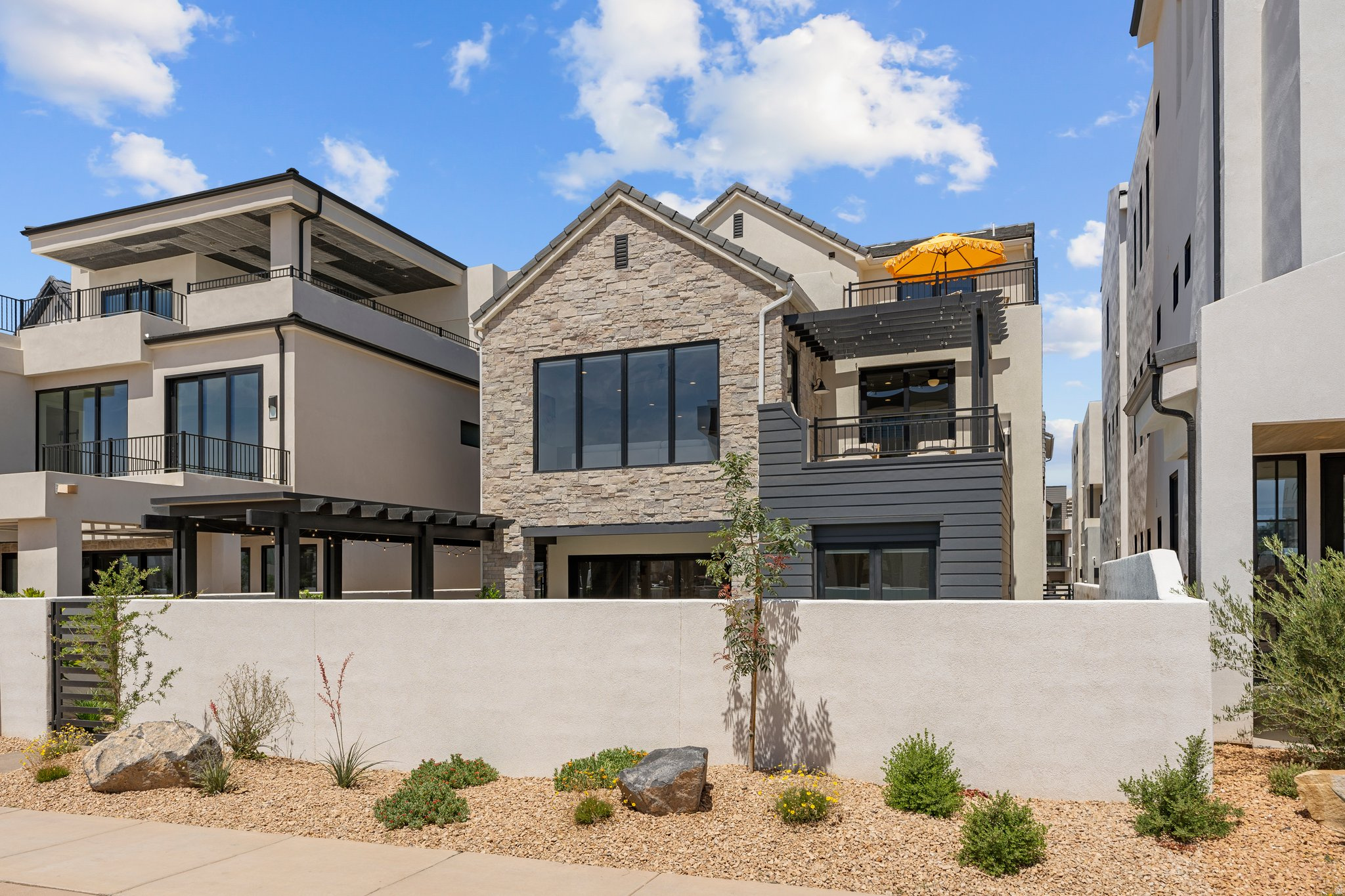 DESERT COLOR - Residential