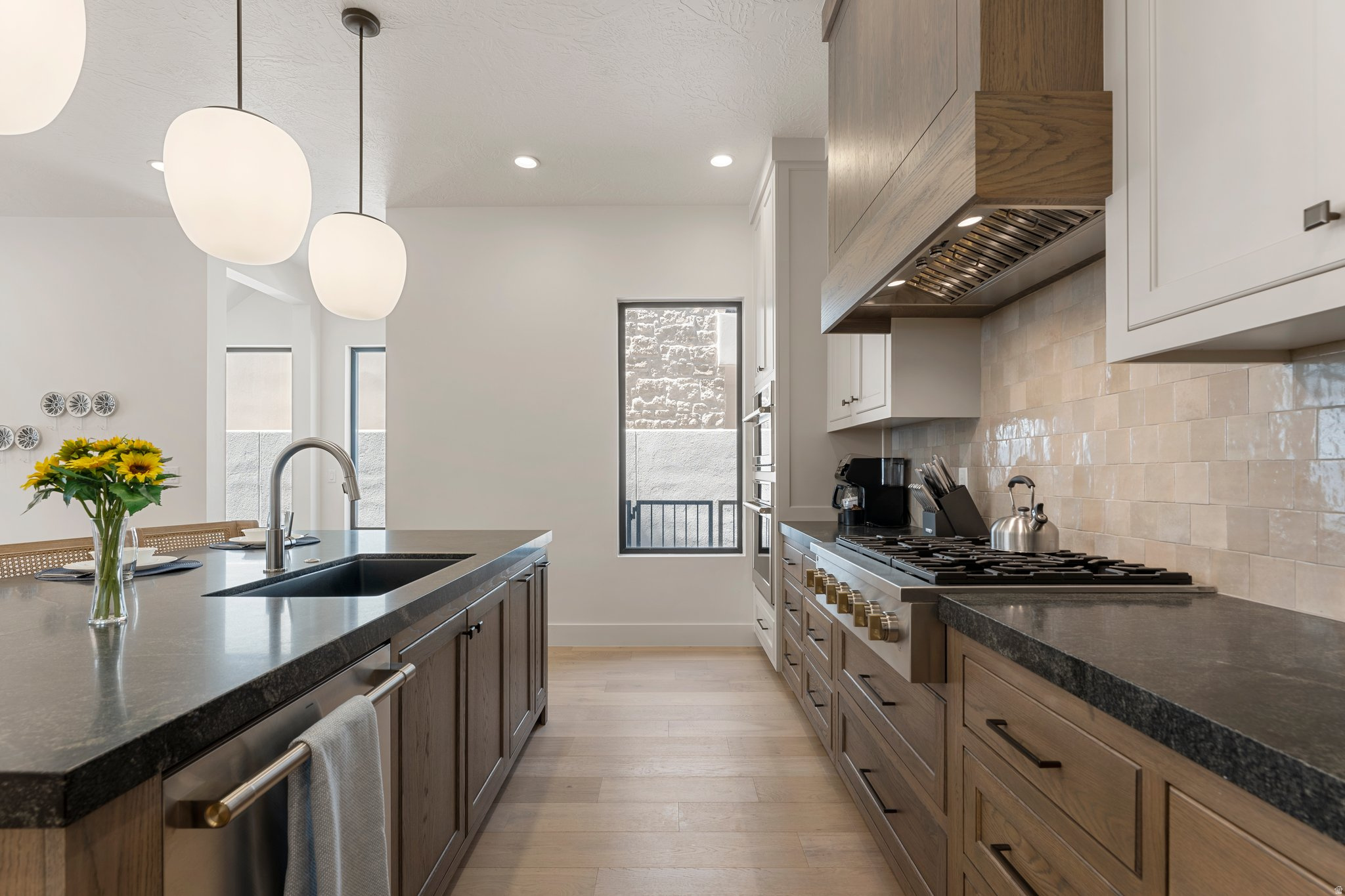 DESERT COLOR - Residential