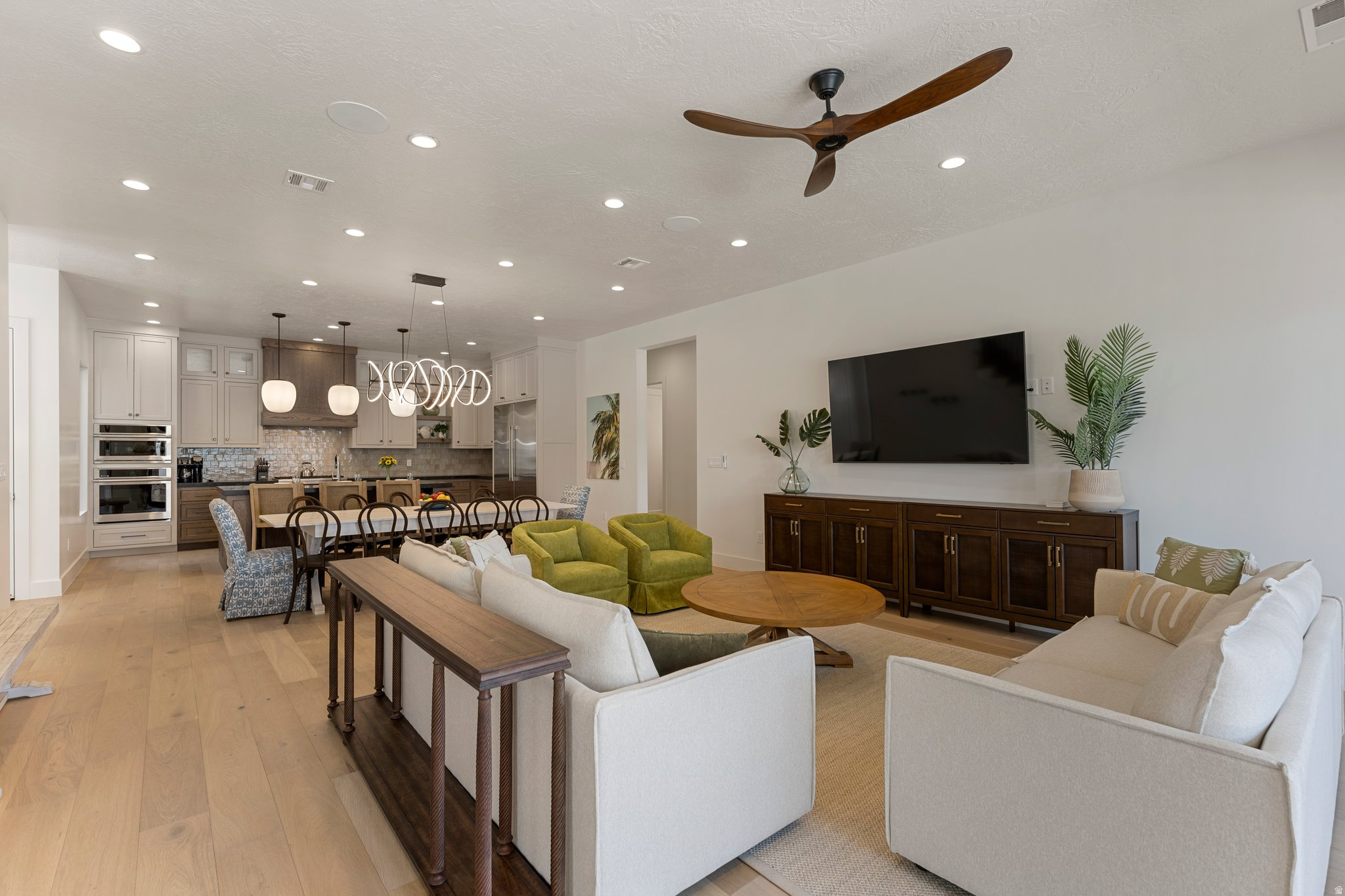 DESERT COLOR - Residential
