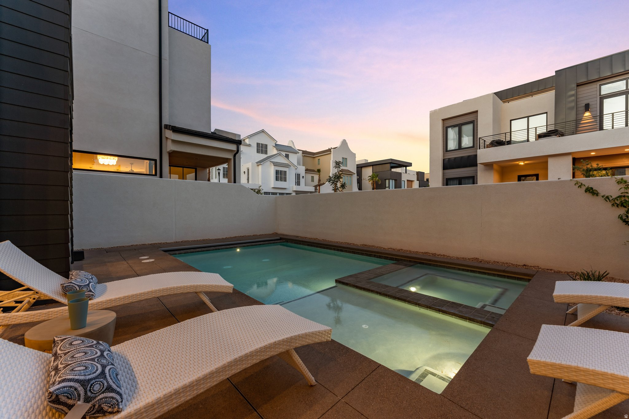DESERT COLOR - Residential