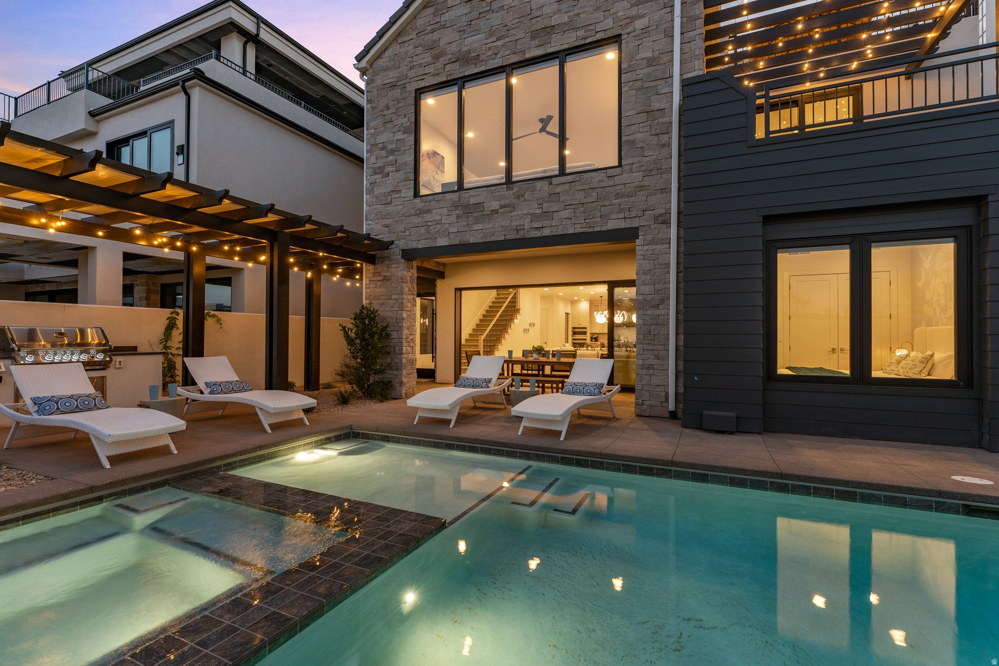 DESERT COLOR - Residential