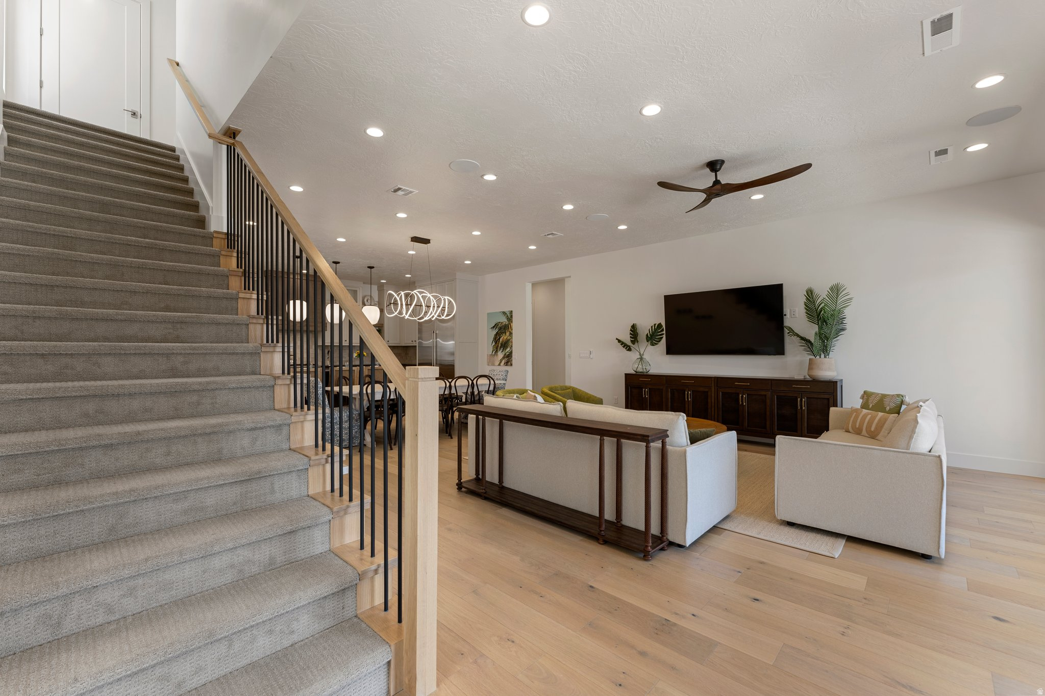 DESERT COLOR - Residential