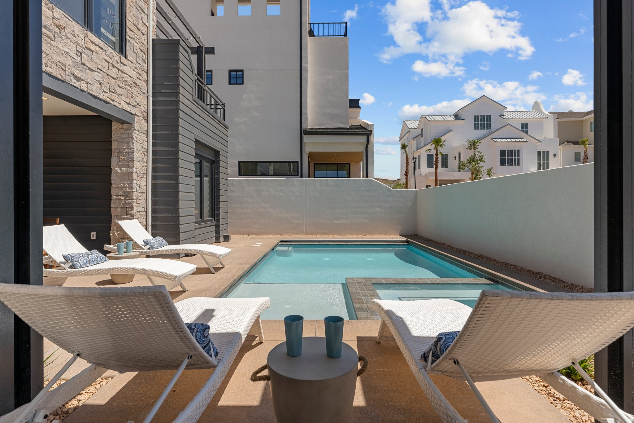 DESERT COLOR - Residential