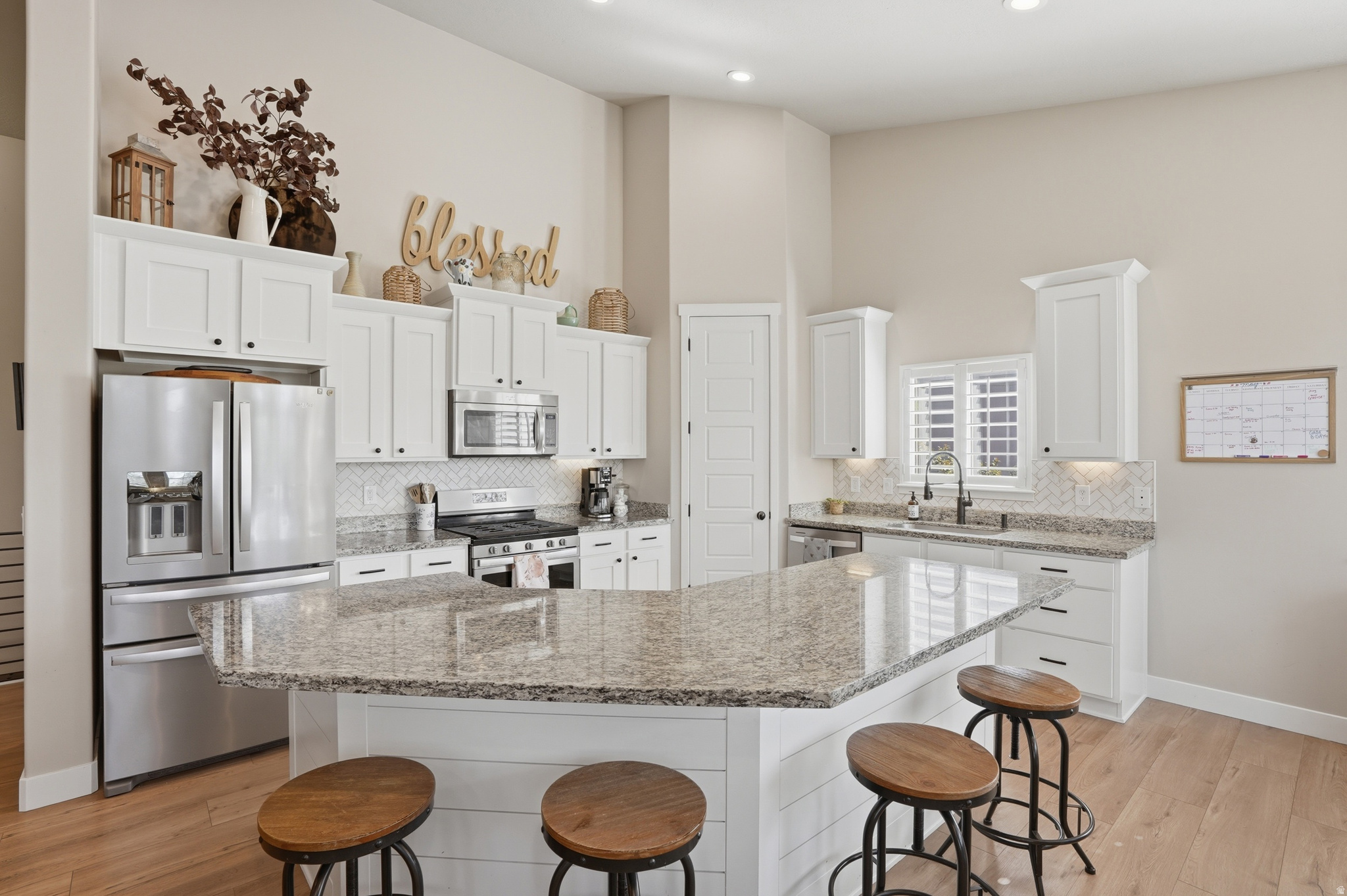 JORDAN HEIGHTS - Residential