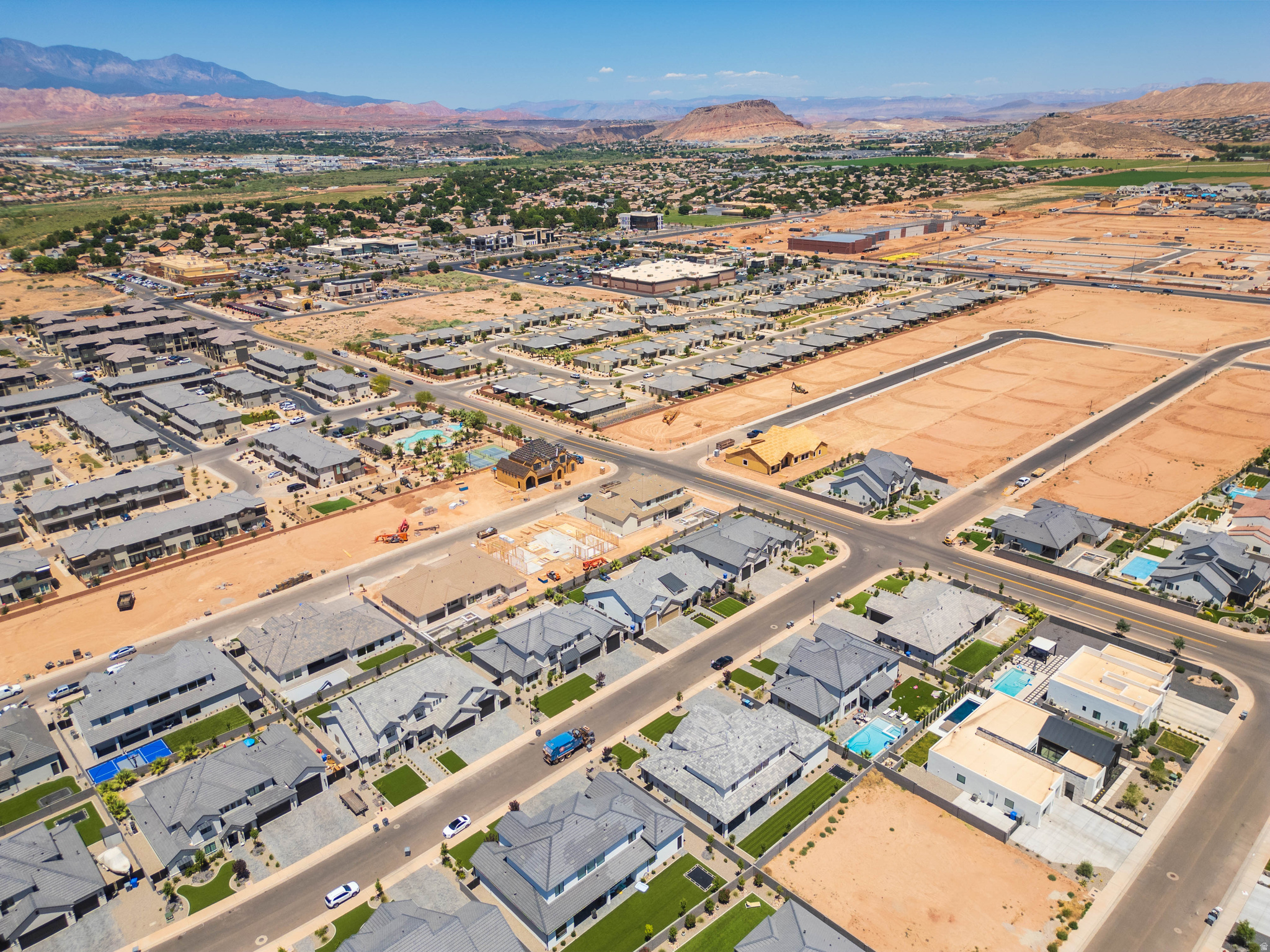 MOORLAND PARK - Residential