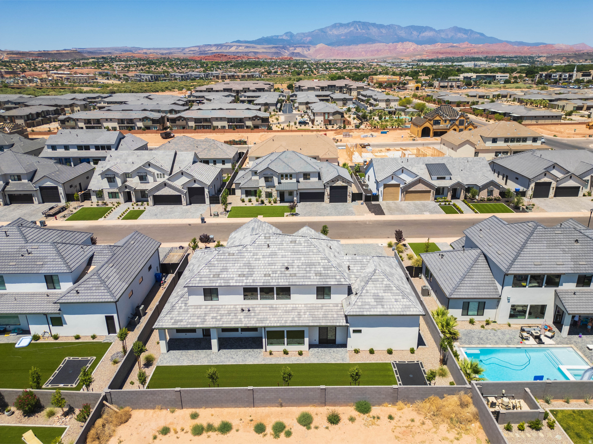MOORLAND PARK - Residential