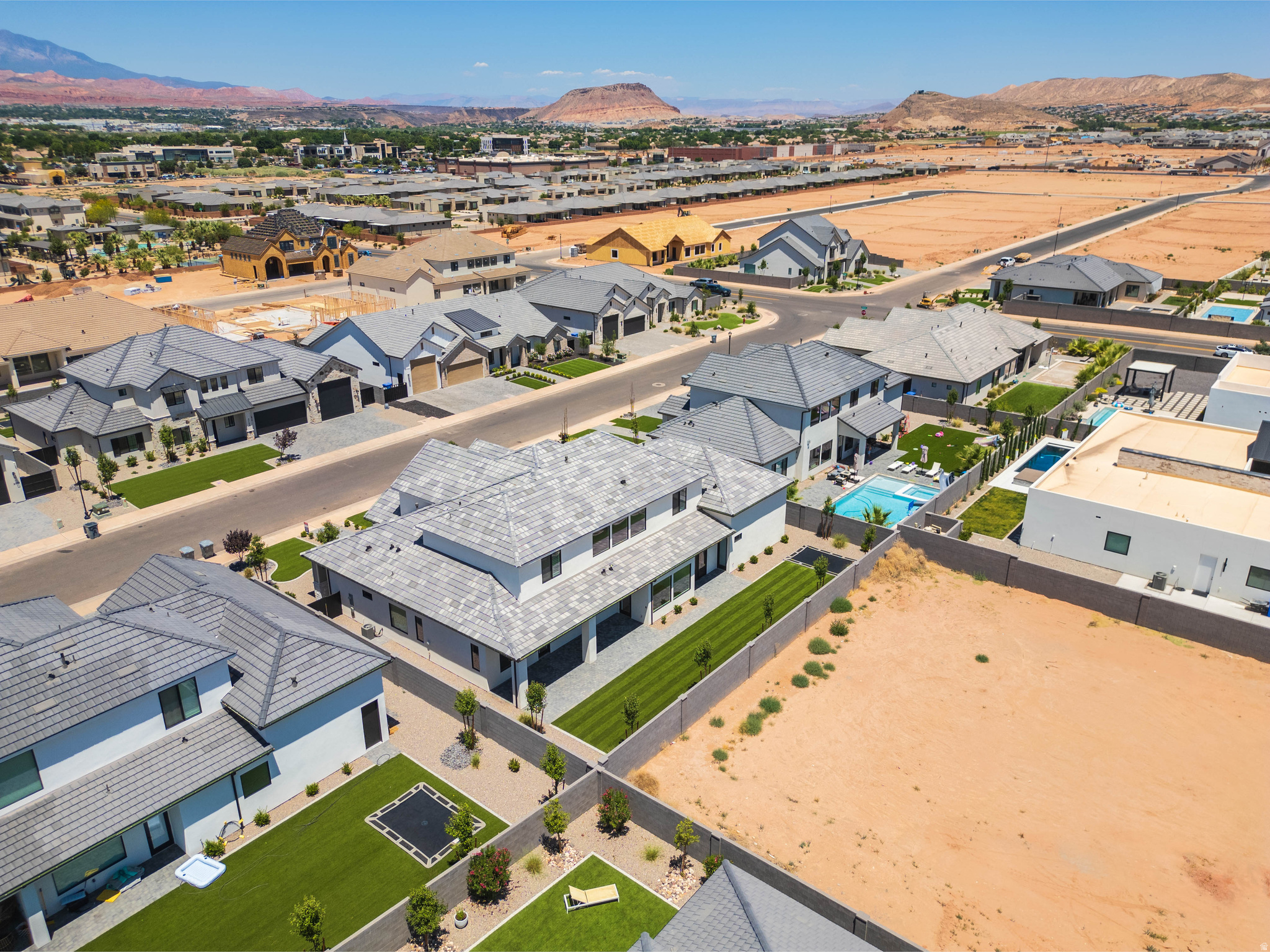 MOORLAND PARK - Residential