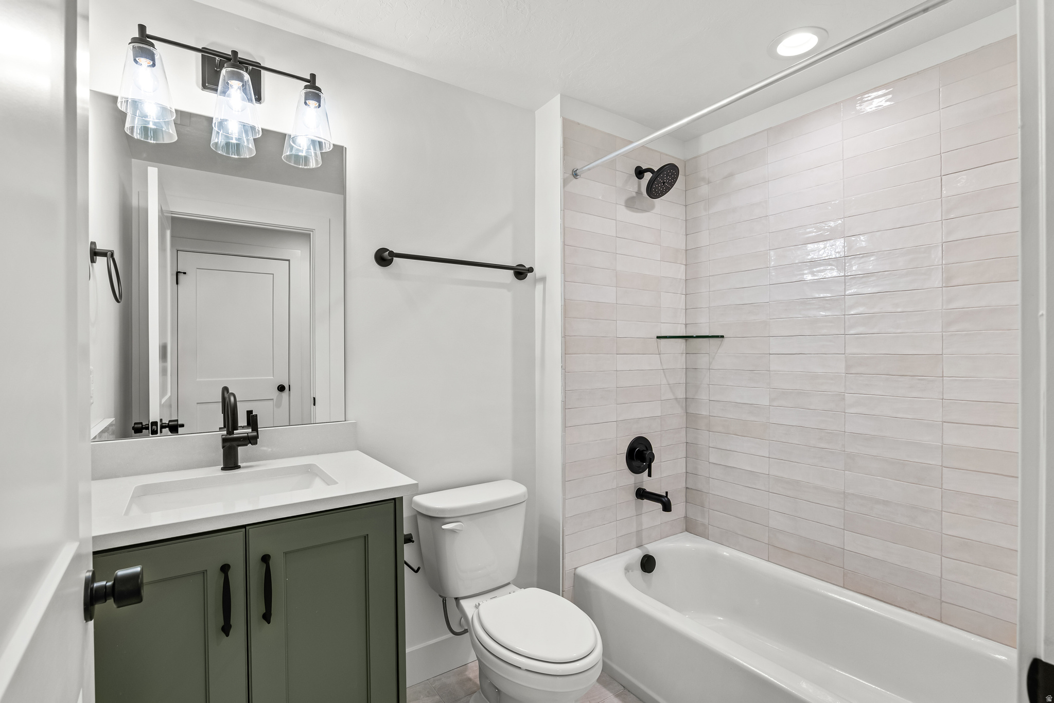 BEACON POINTE - Residential