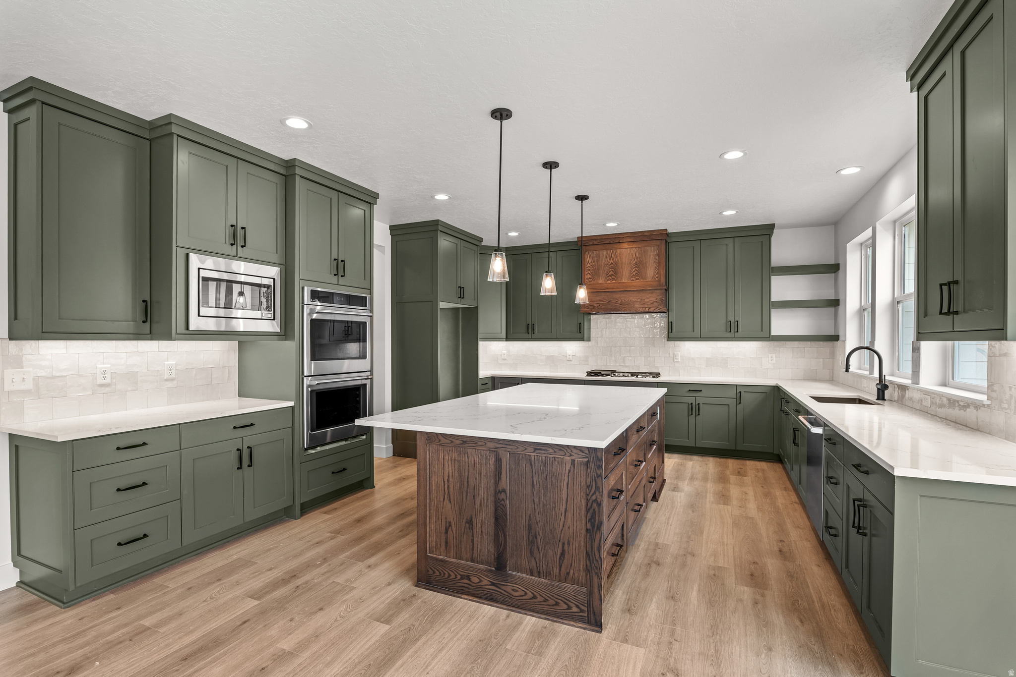 BEACON POINTE - Residential
