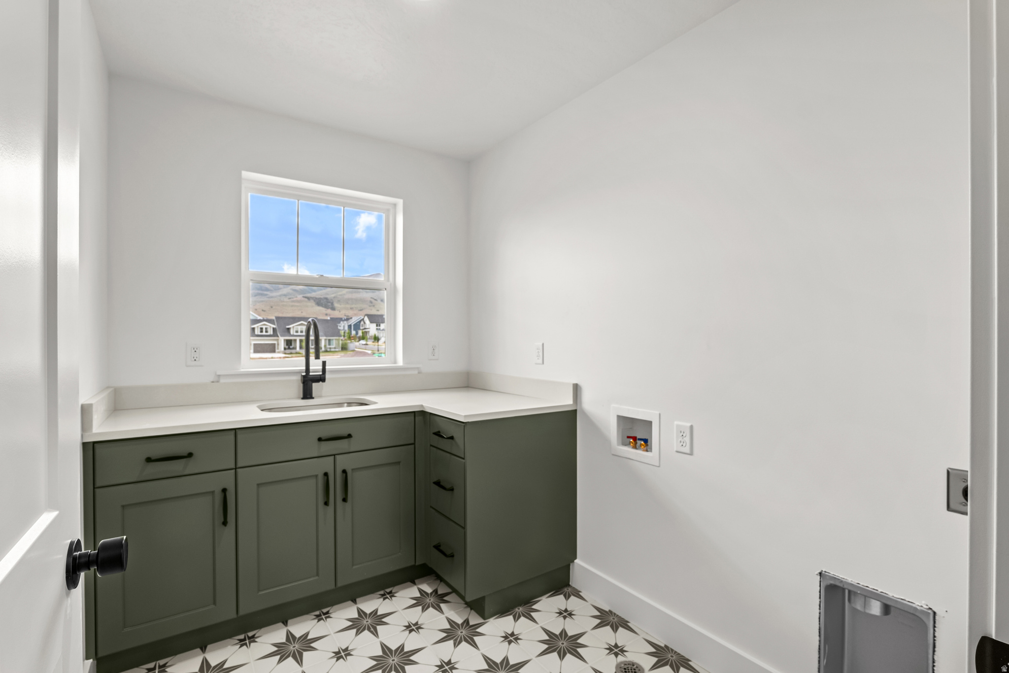 BEACON POINTE - Residential