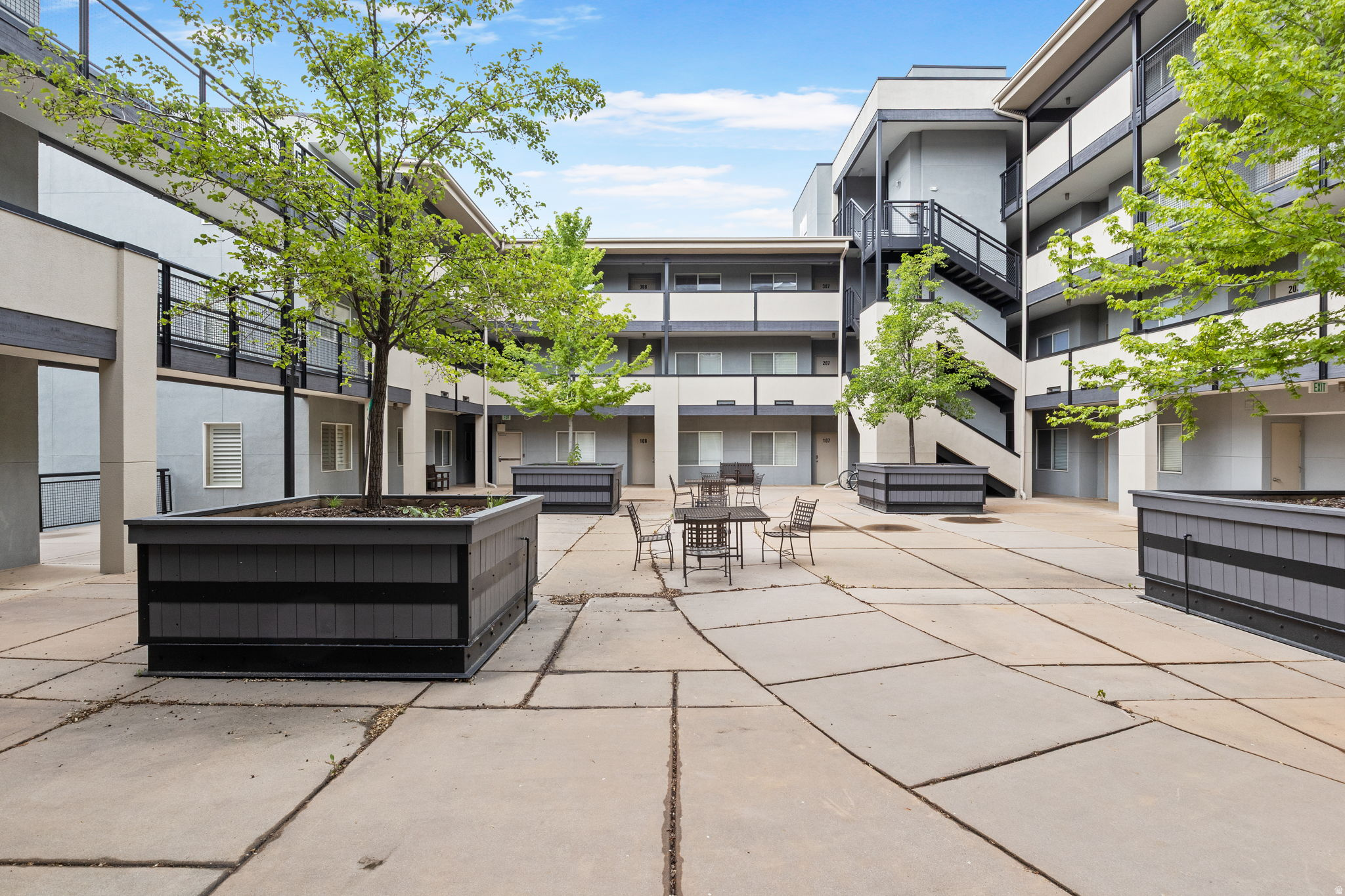 4340 HIGHLAND - Residential
