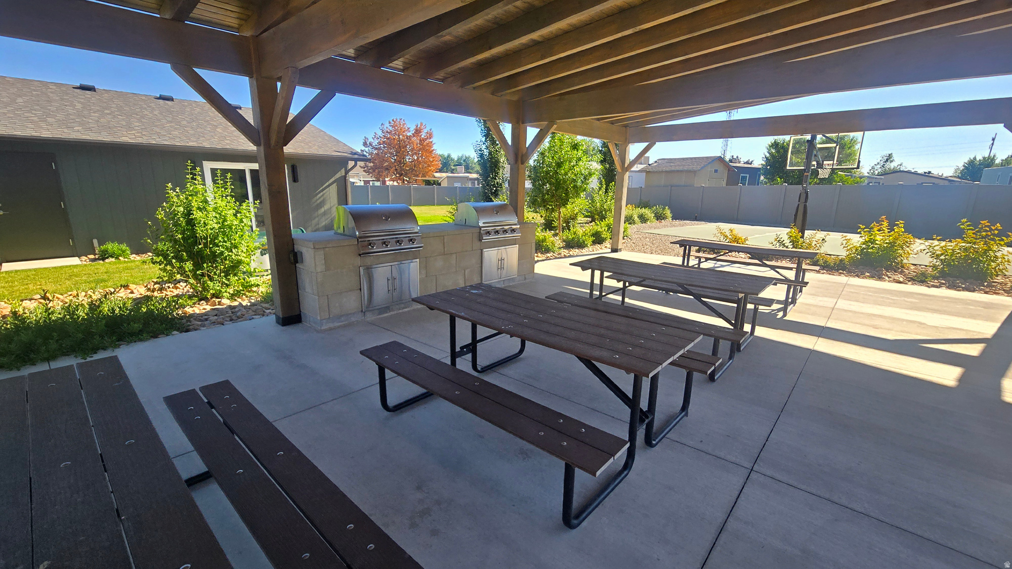 MOUNTAIN VIEW MOBILE PARK - Residential