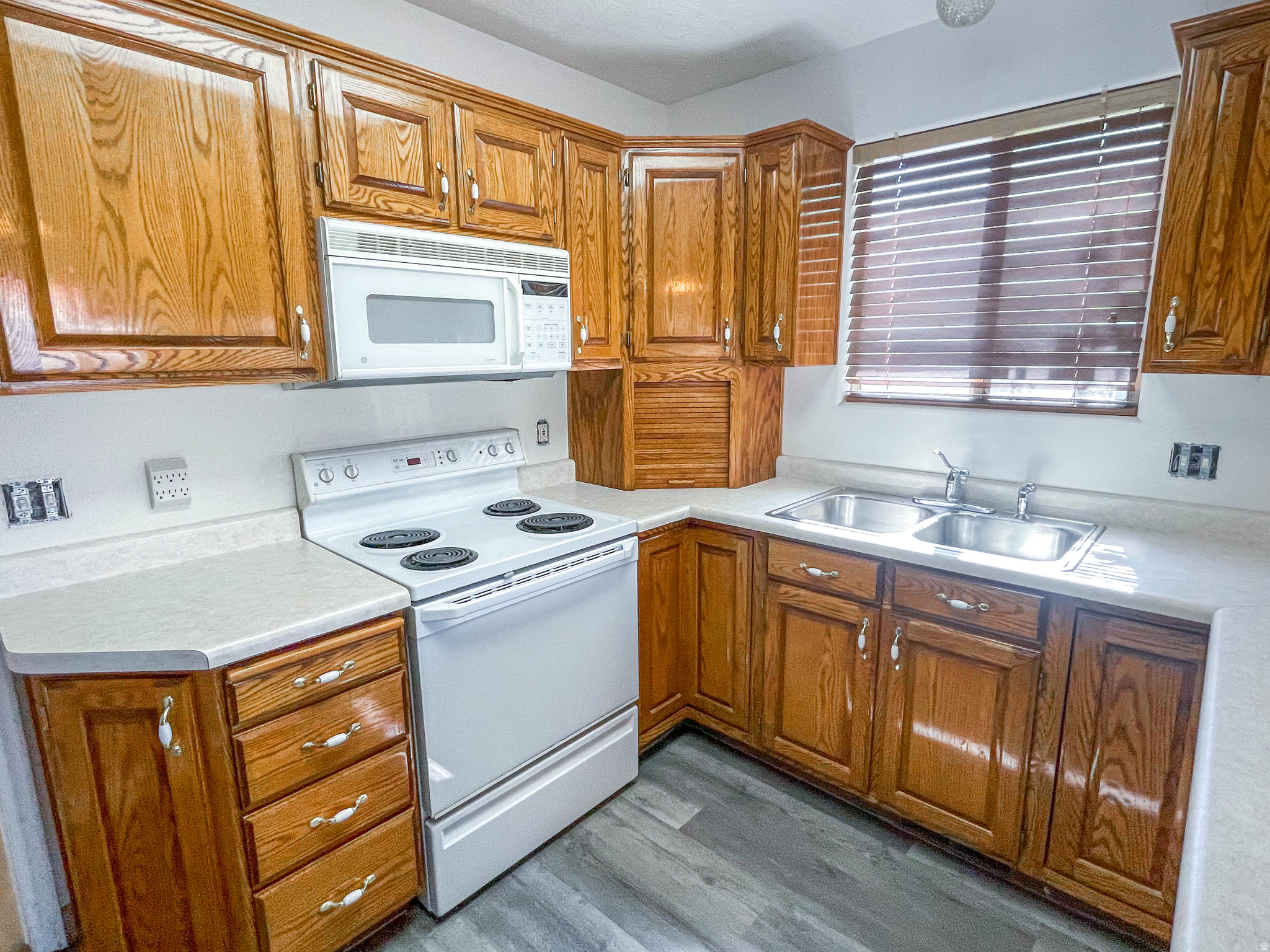CANYON BREEZE RV RESORT - Residential