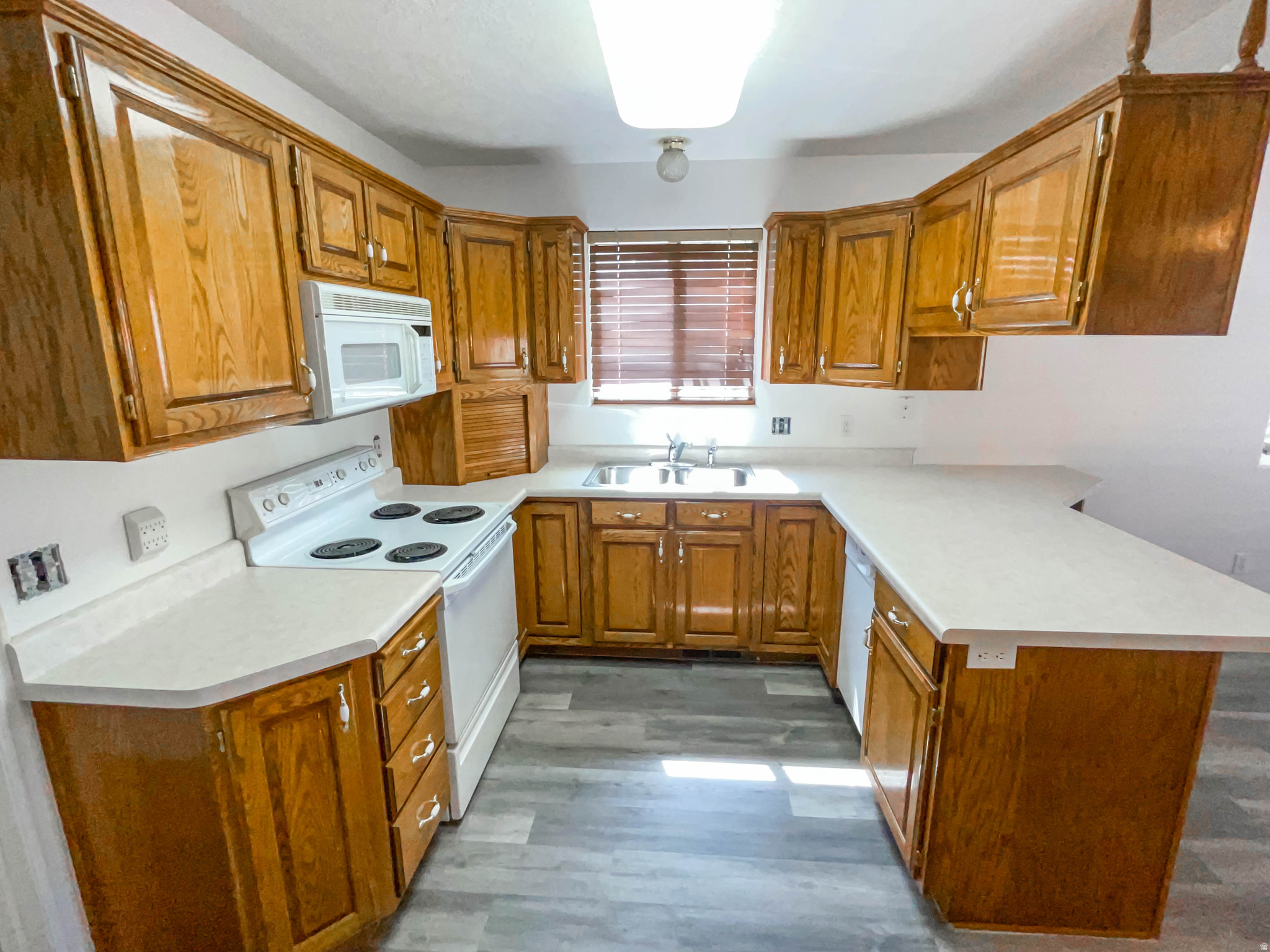 CANYON BREEZE RV RESORT - Residential