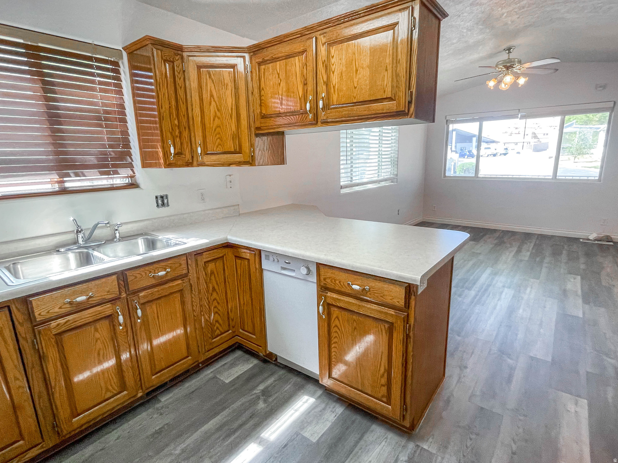 CANYON BREEZE RV RESORT - Residential