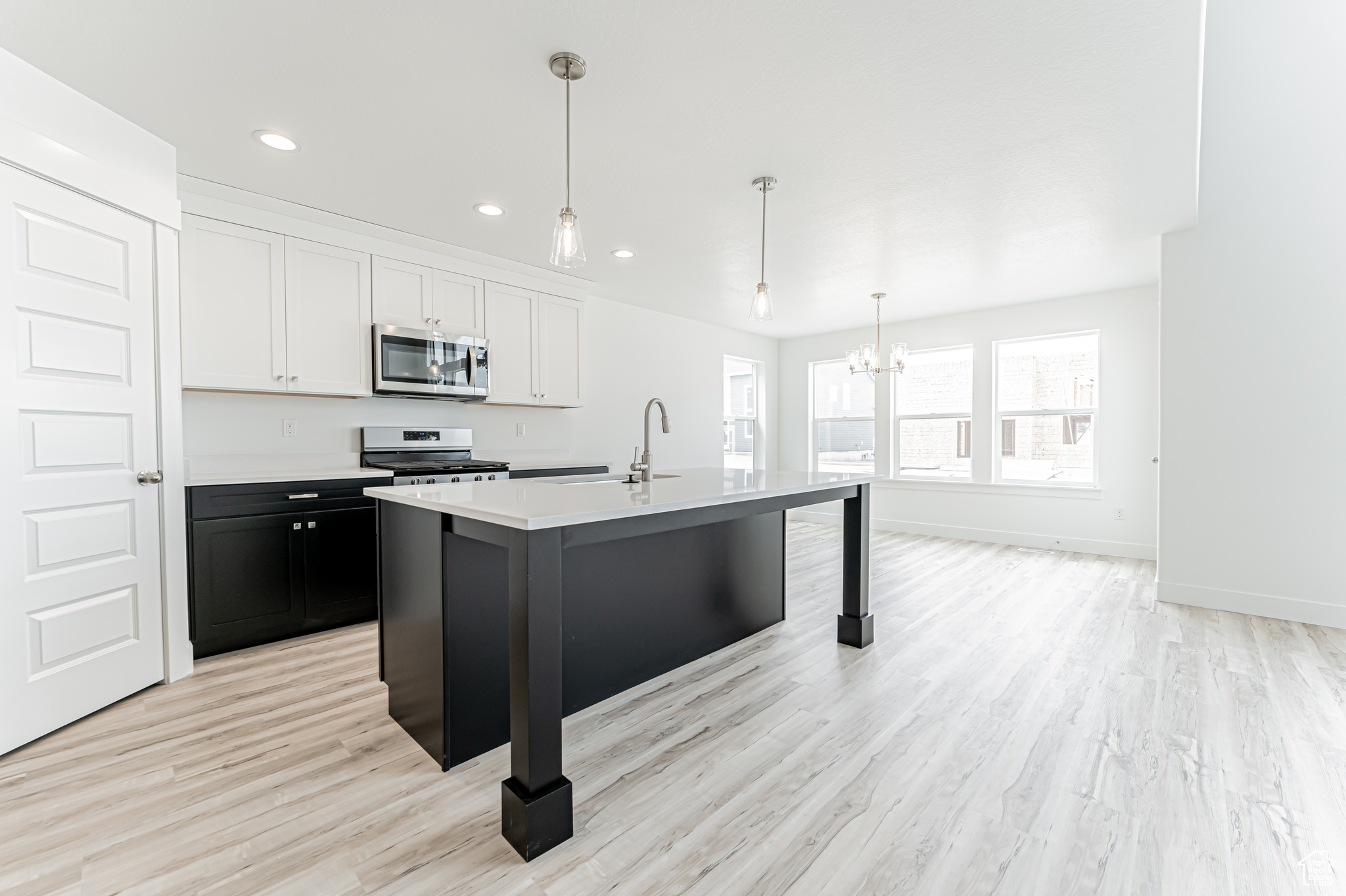 MOUNTAIN RIDGE - Residential