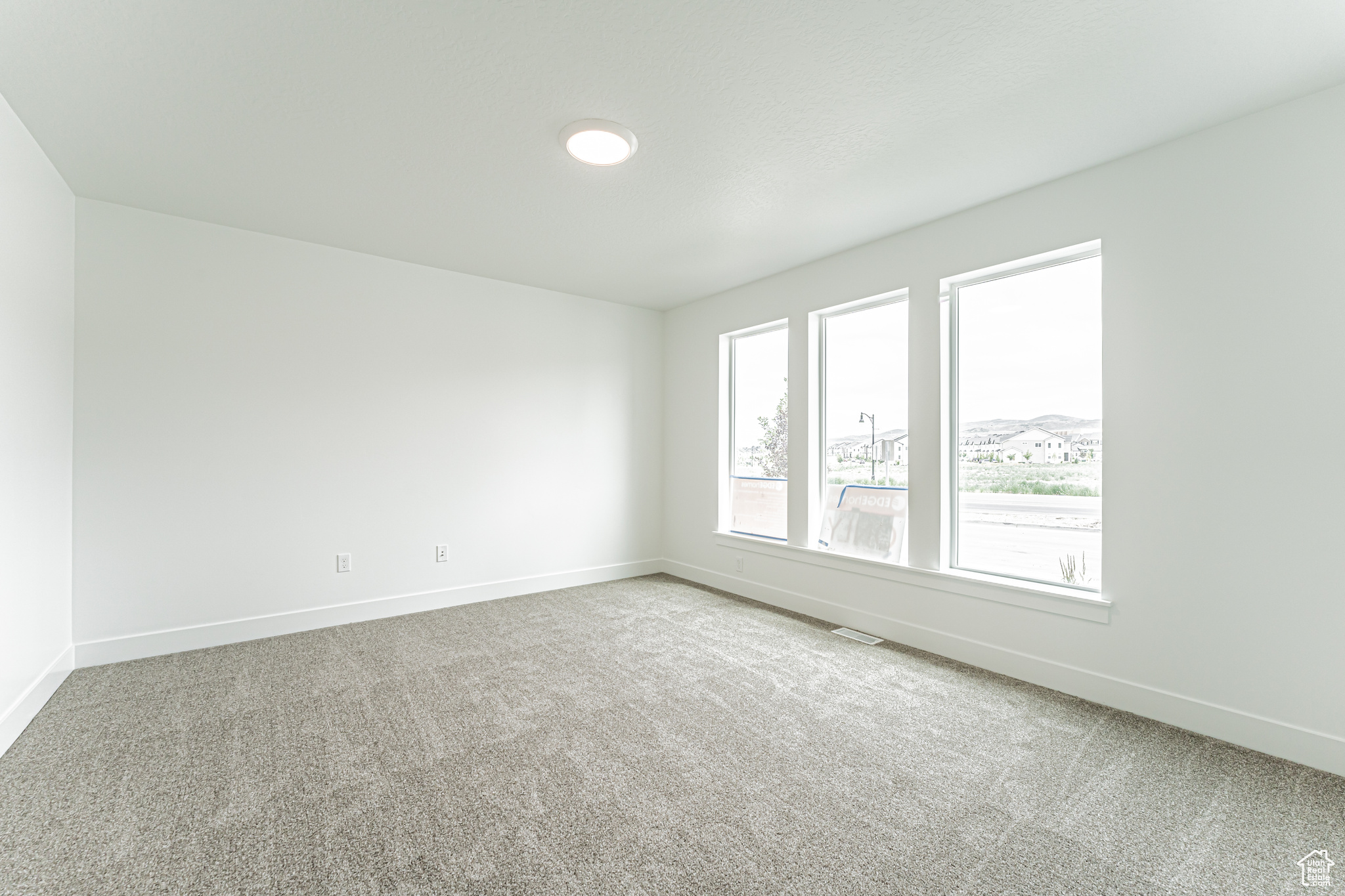MOUNTAIN RIDGE - Residential