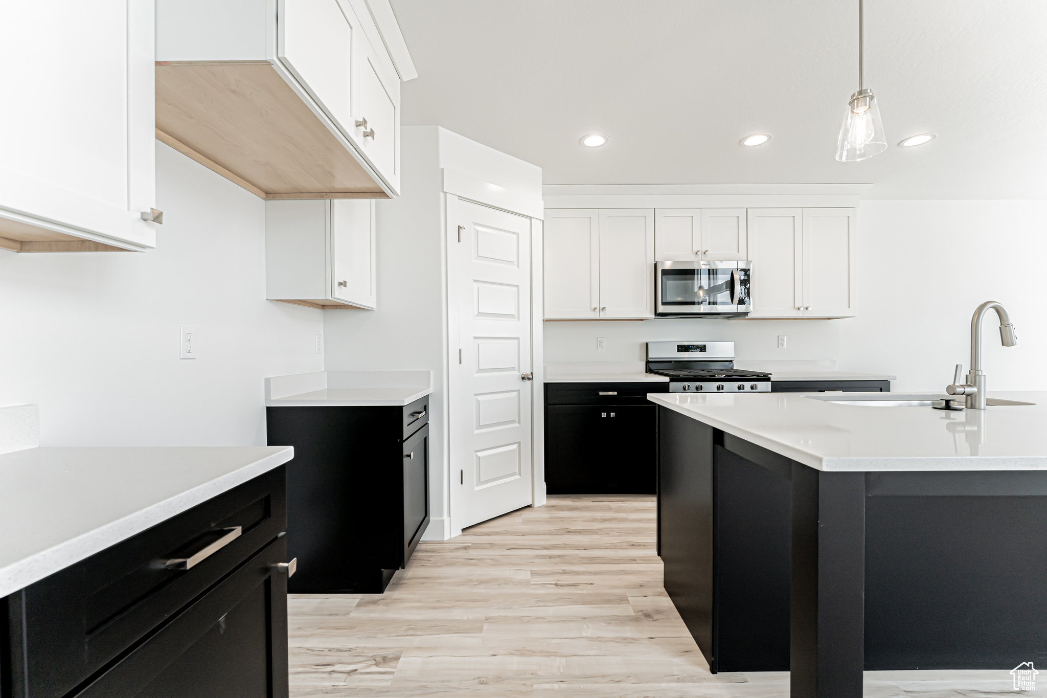 MOUNTAIN RIDGE - Residential