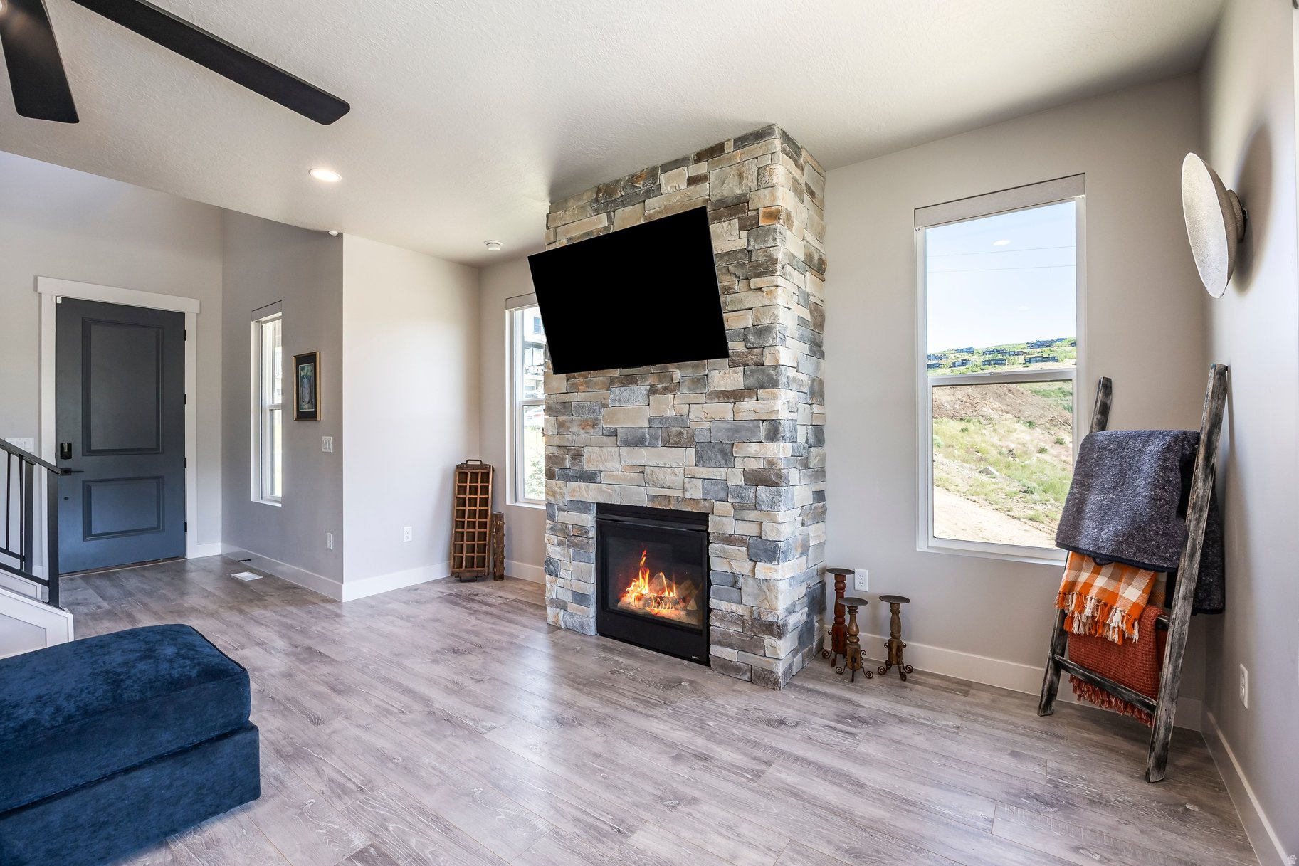 DEER SPRINGS - Residential