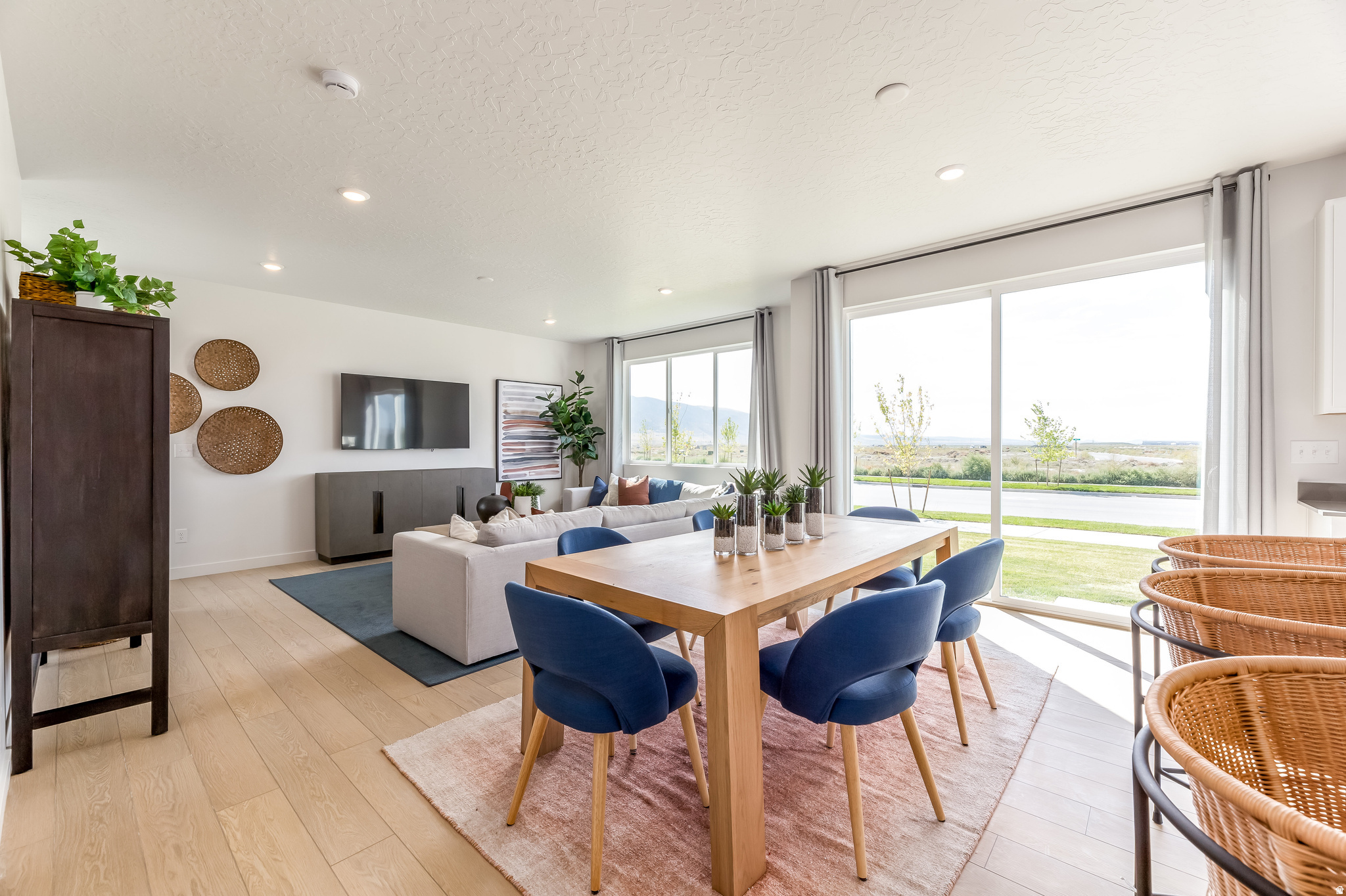 MEADOW CREEK - Residential