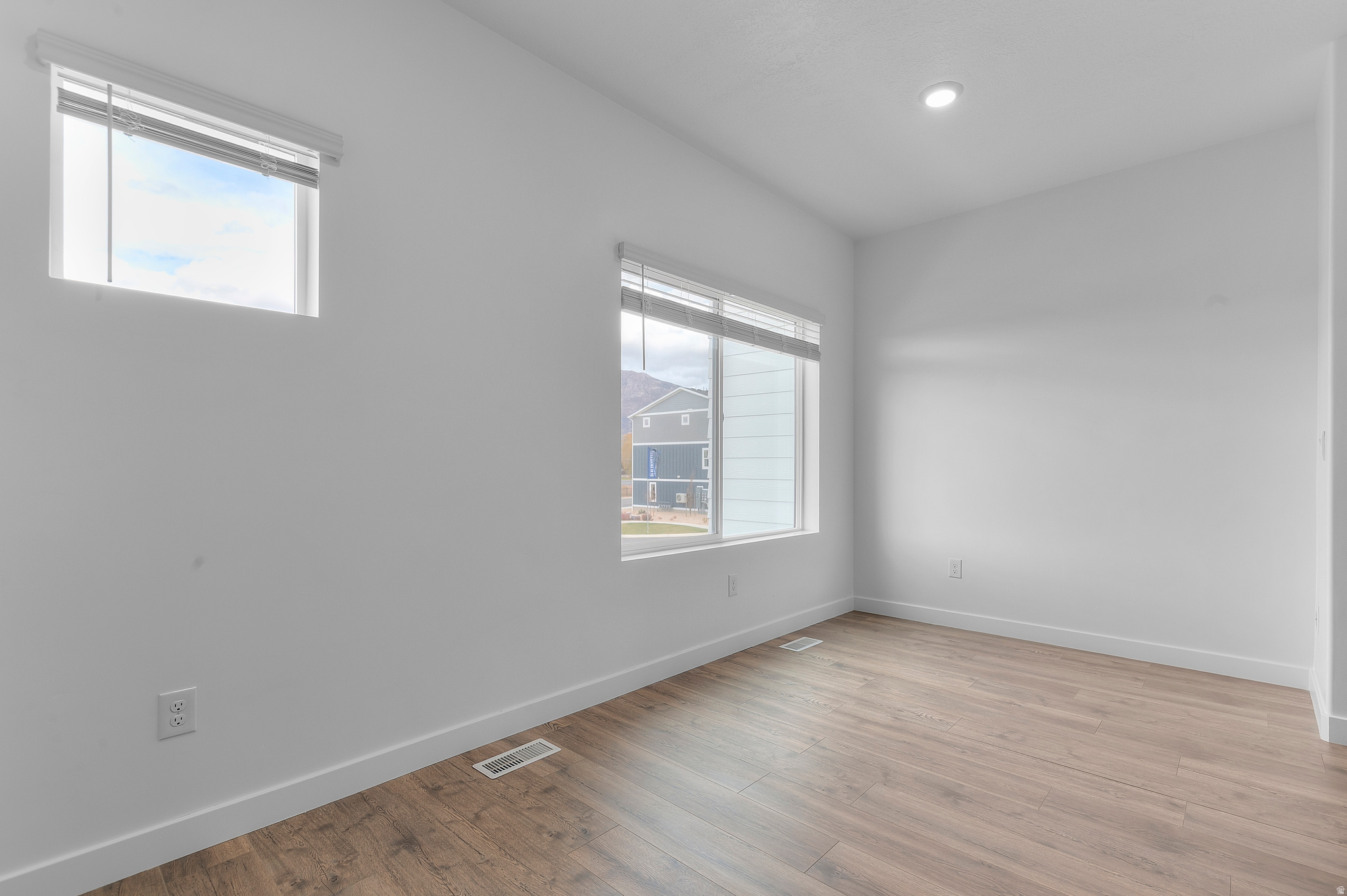 DIXON CREEK - Residential