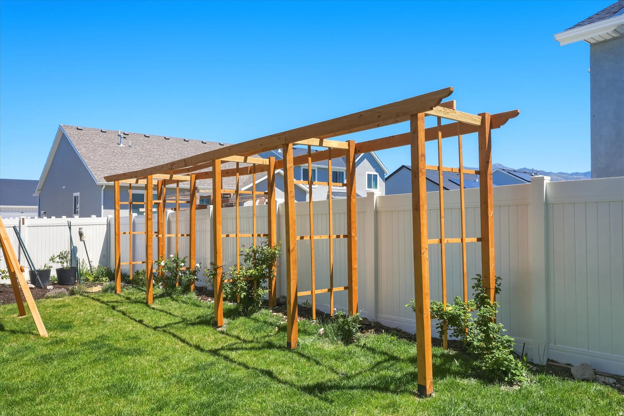 LEXINGTON GREENS - Residential